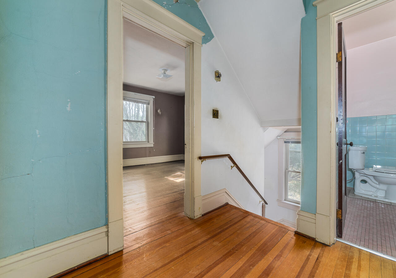 9 Westside Ct