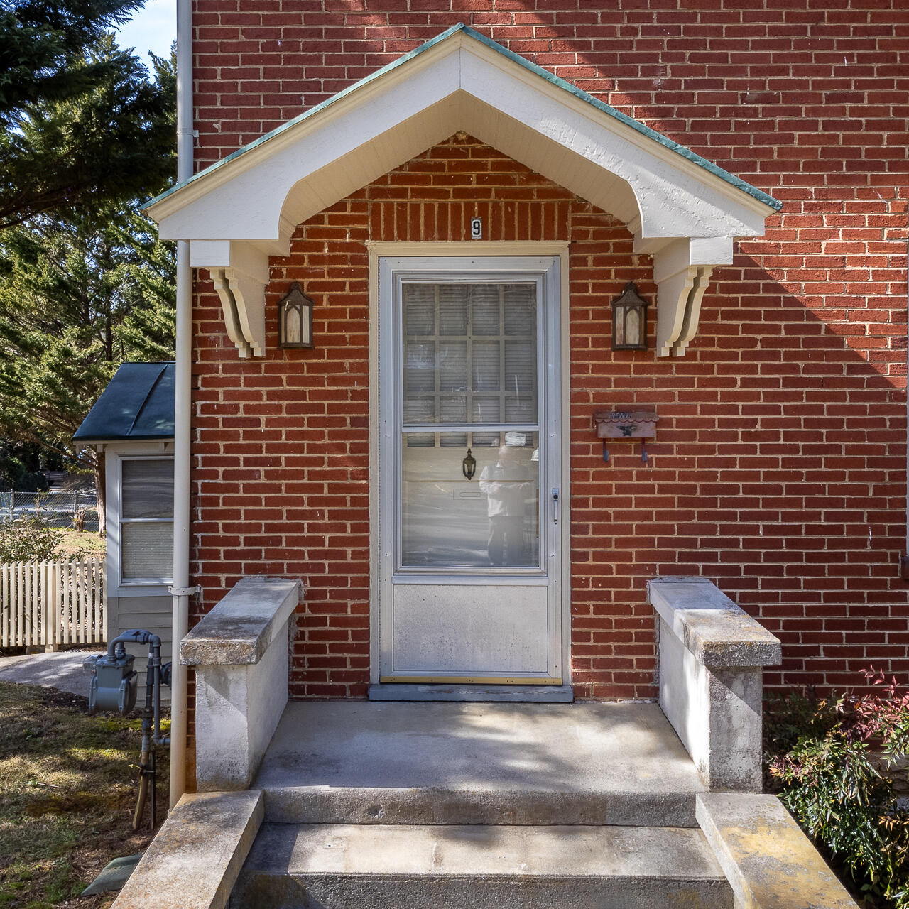 9 Westside Ct