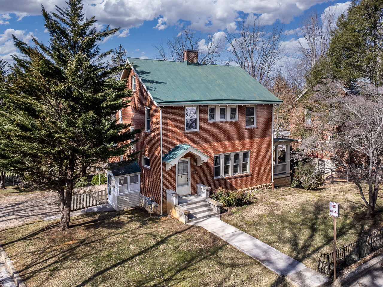 9 Westside Ct