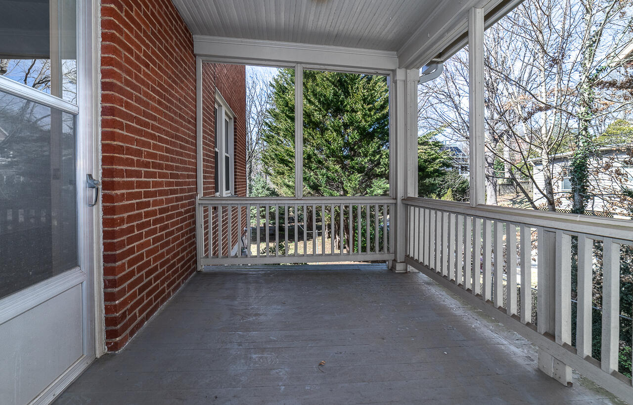 9 Westside Ct
