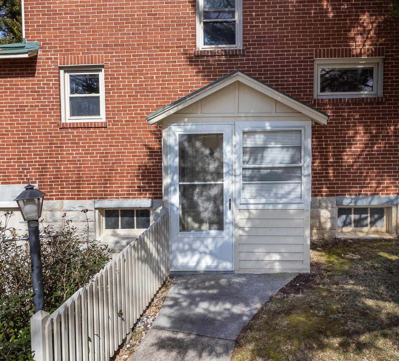 9 Westside Ct