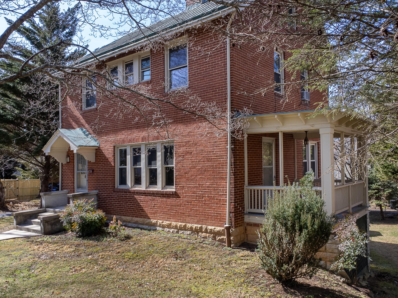 9 Westside Ct