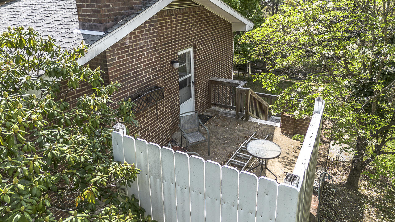 2311 Holly Ave