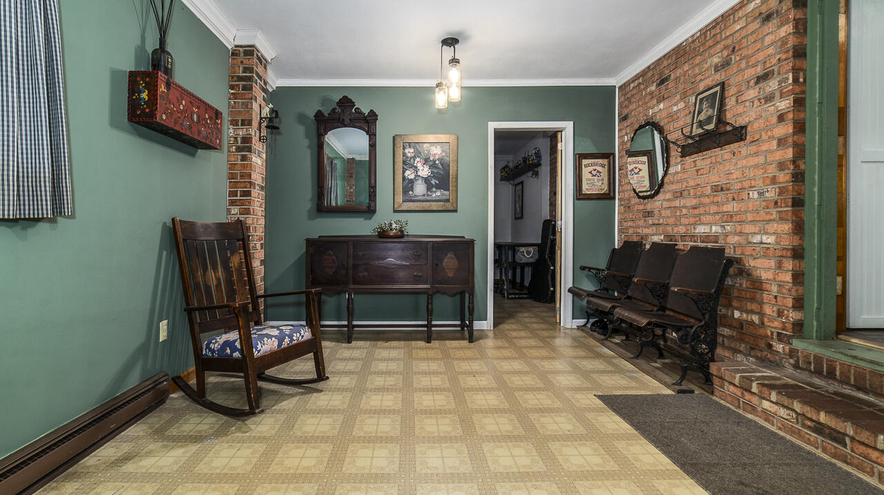 339 Finley Rd