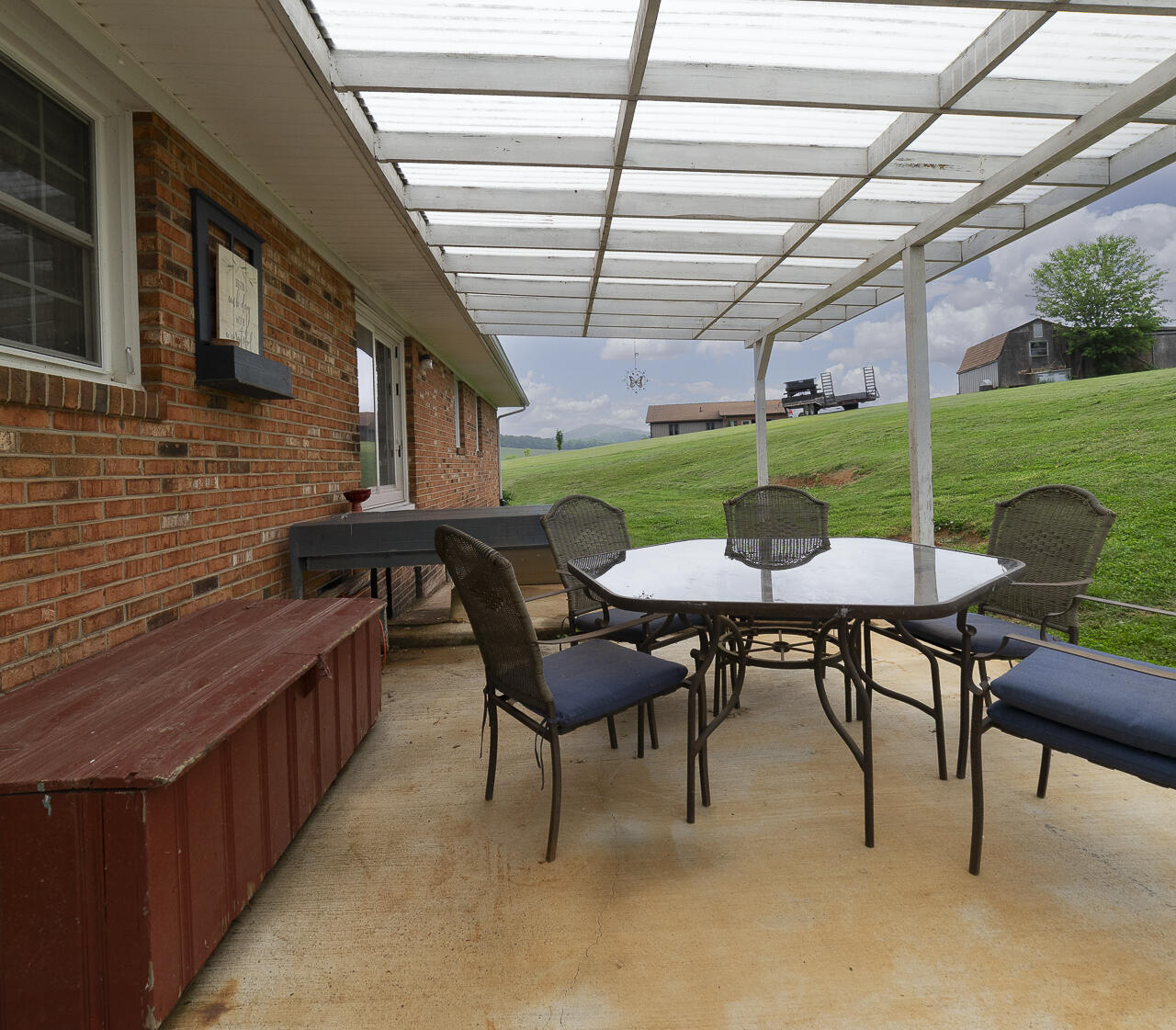 339 Finley Rd