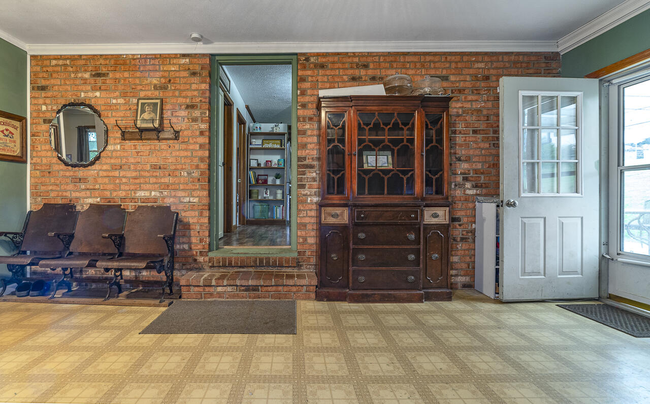 339 Finley Rd