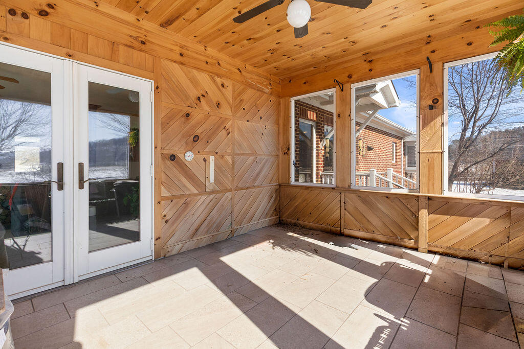 130 Walkers Creek Rd