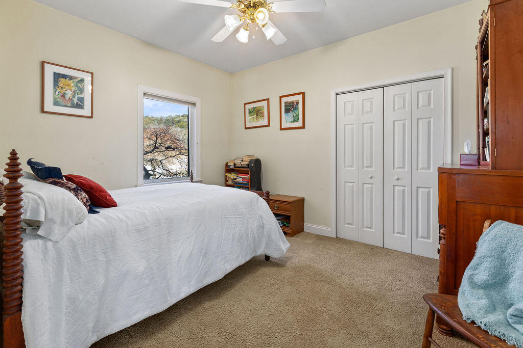 130 Walkers Creek Rd