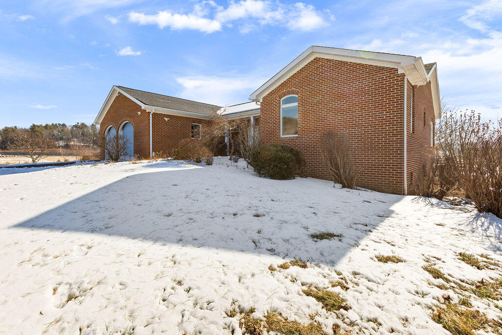 130 Walkers Creek Rd