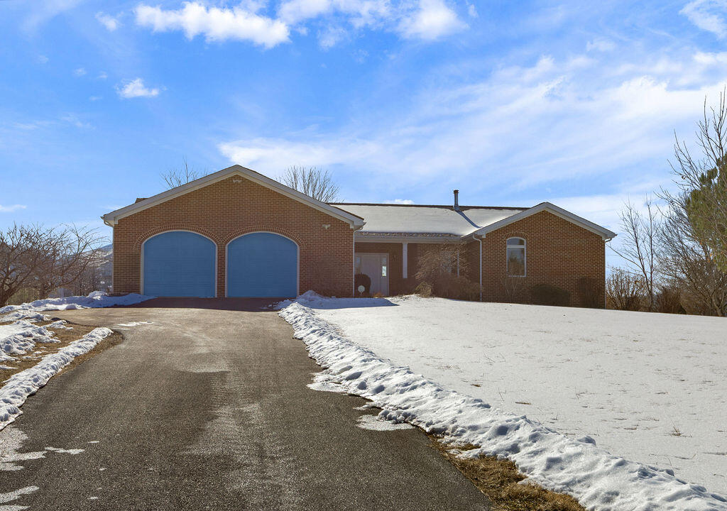 130 Walkers Creek Rd