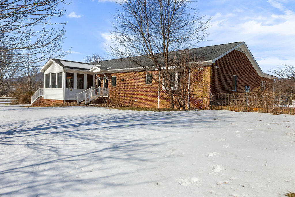 130 Walkers Creek Rd