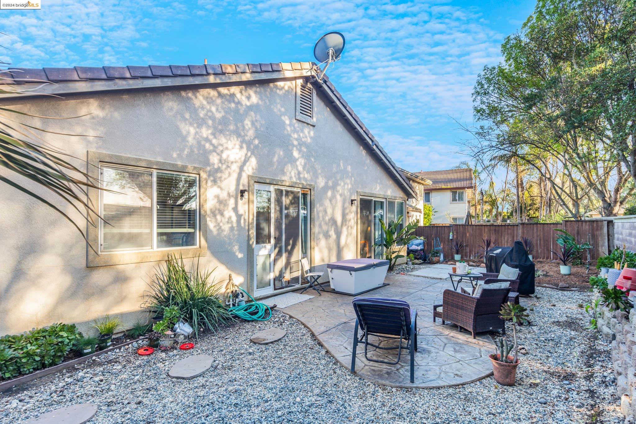 2524 Crescent Way