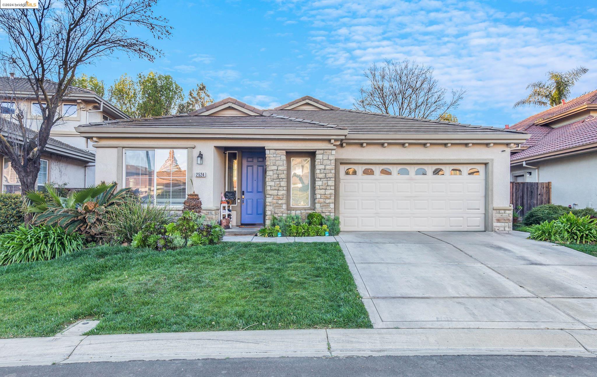 2524 Crescent Way