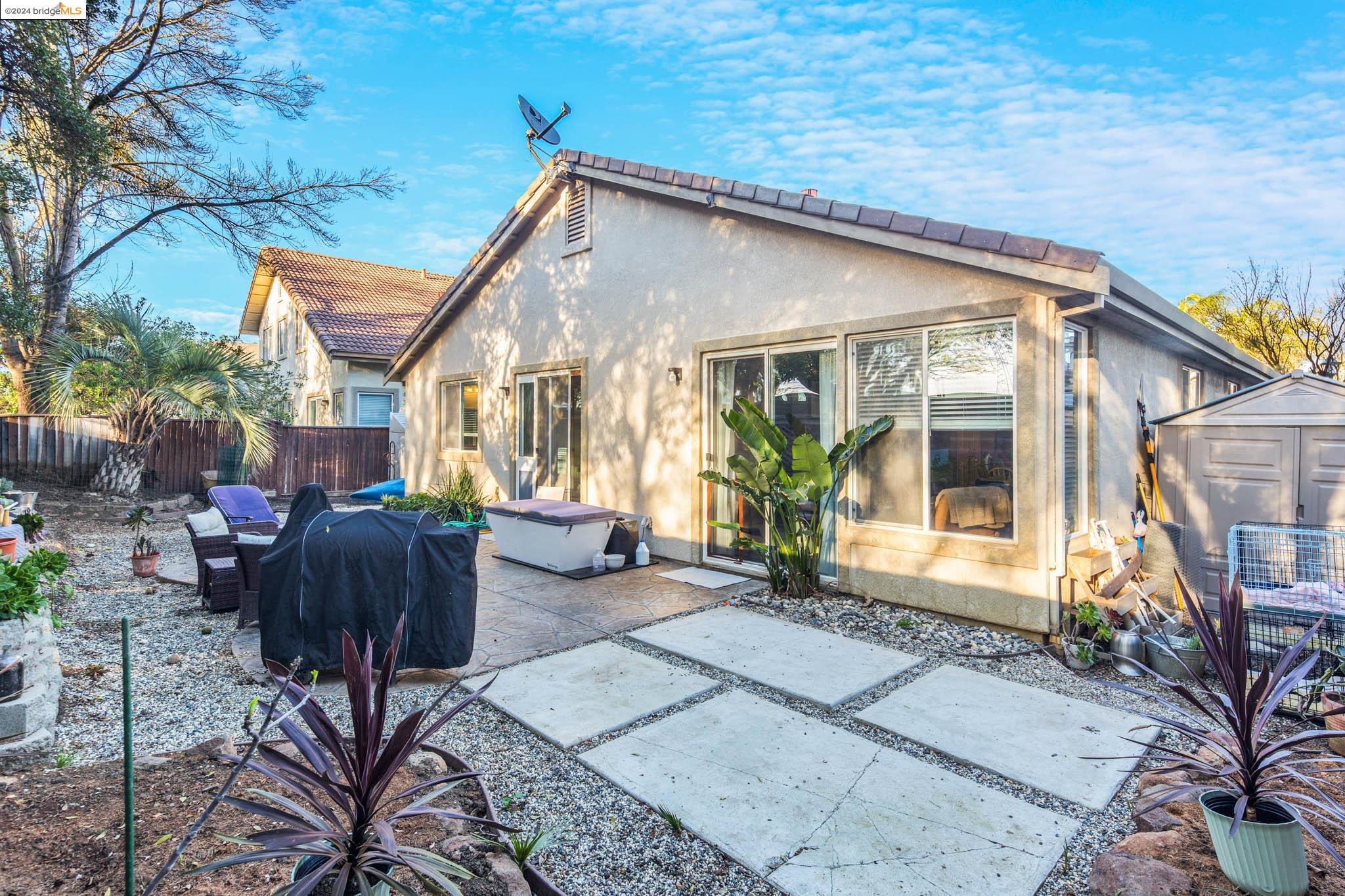 2524 Crescent Way
