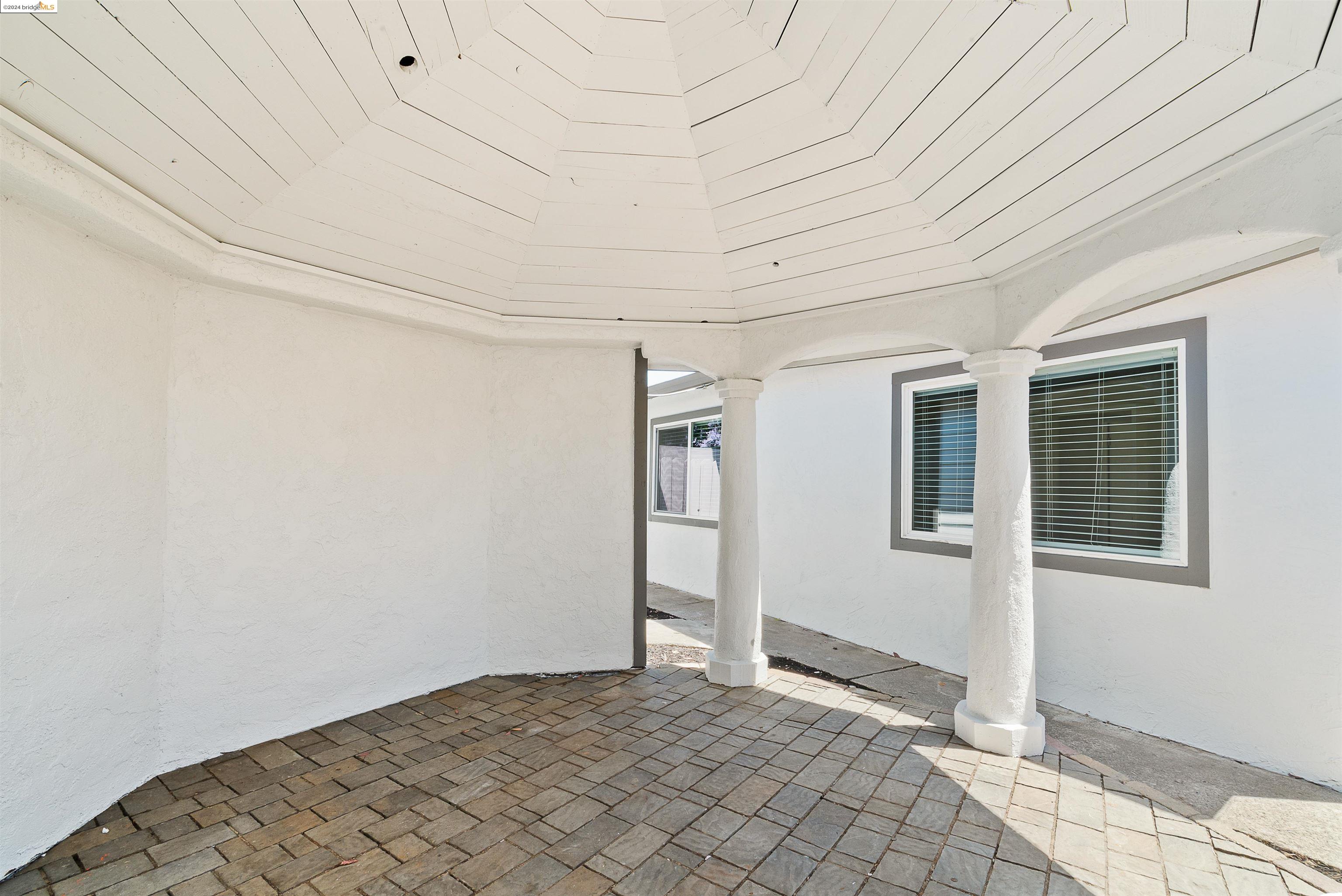 133 E Trident Dr