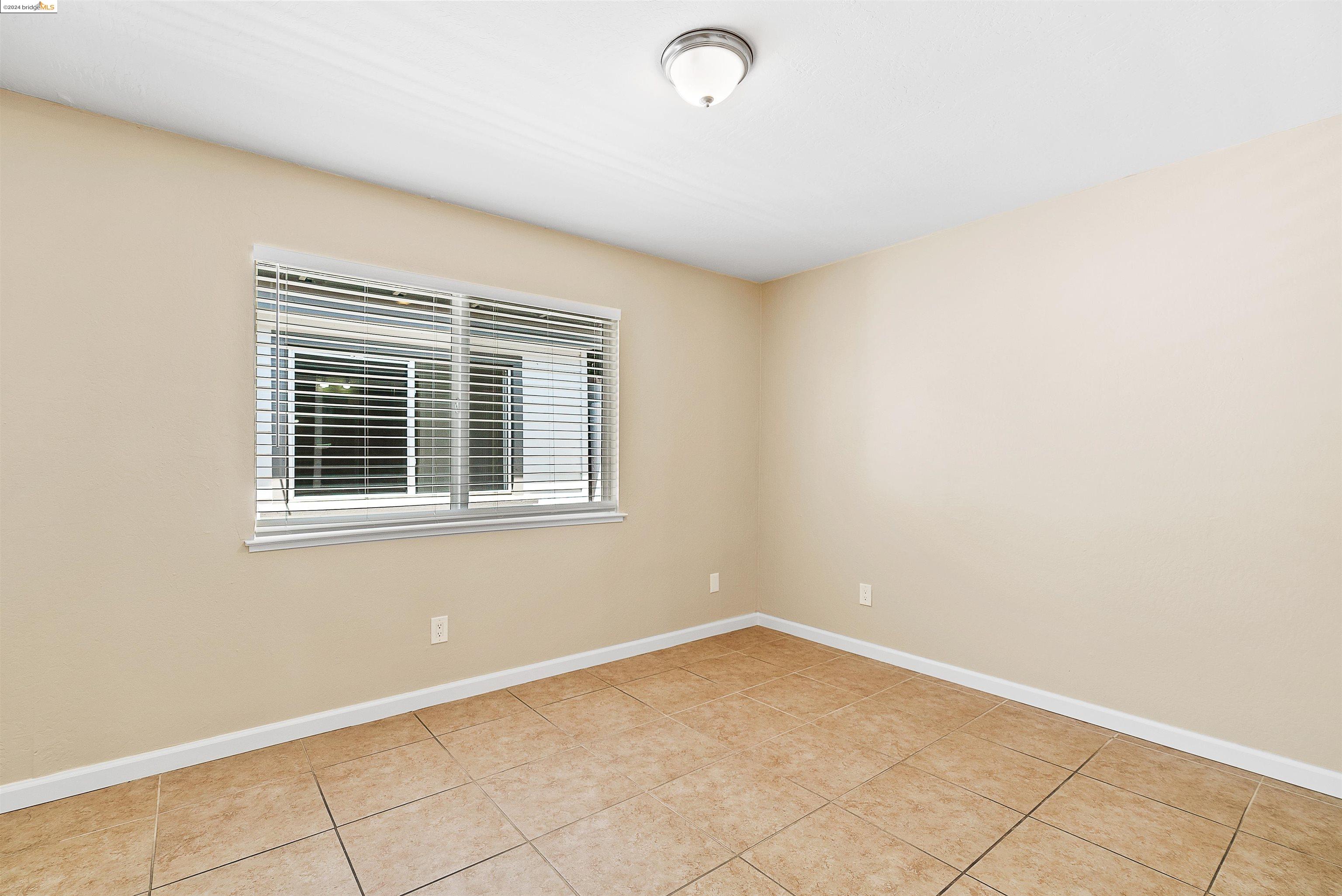 133 E Trident Dr