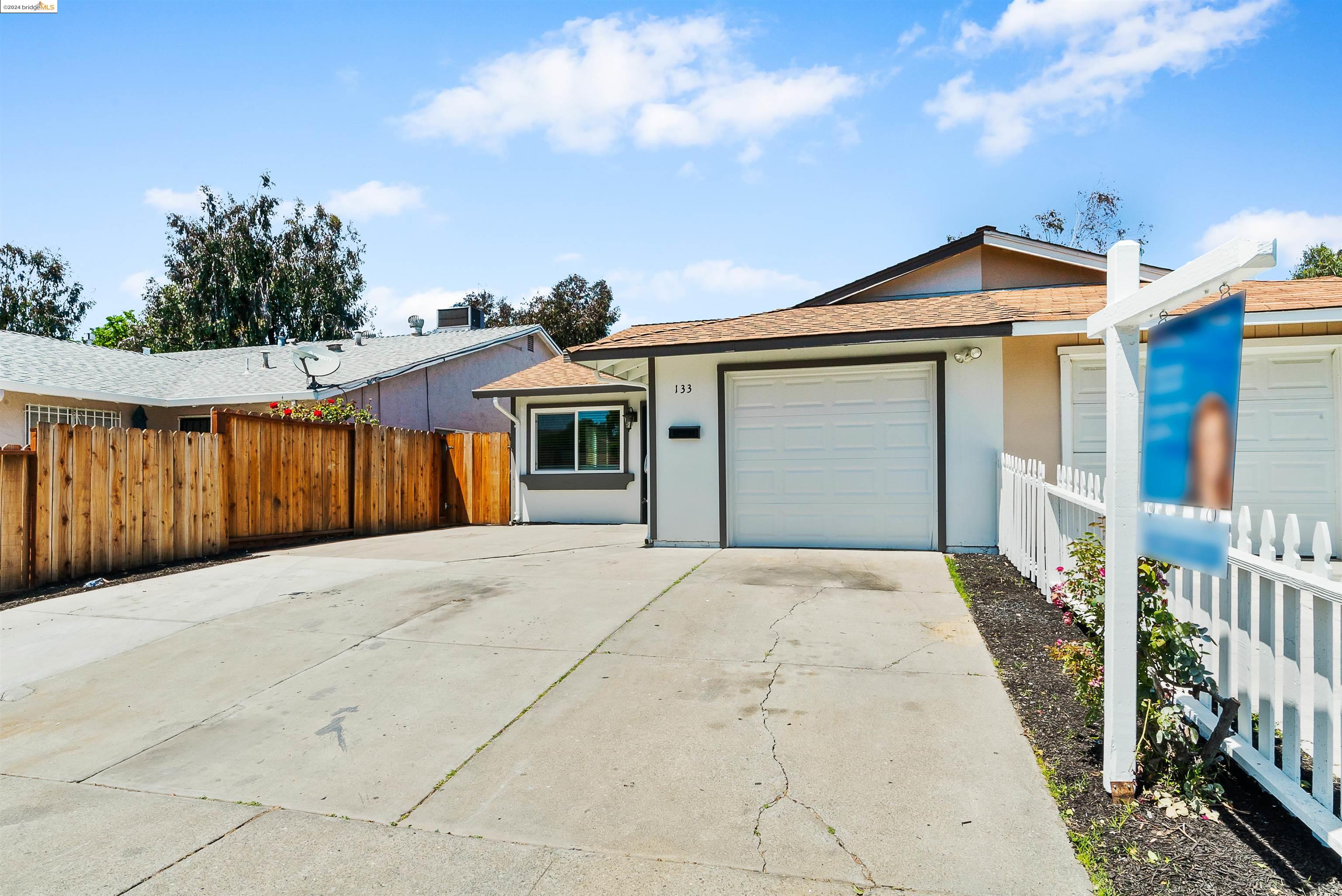 133 E Trident Dr