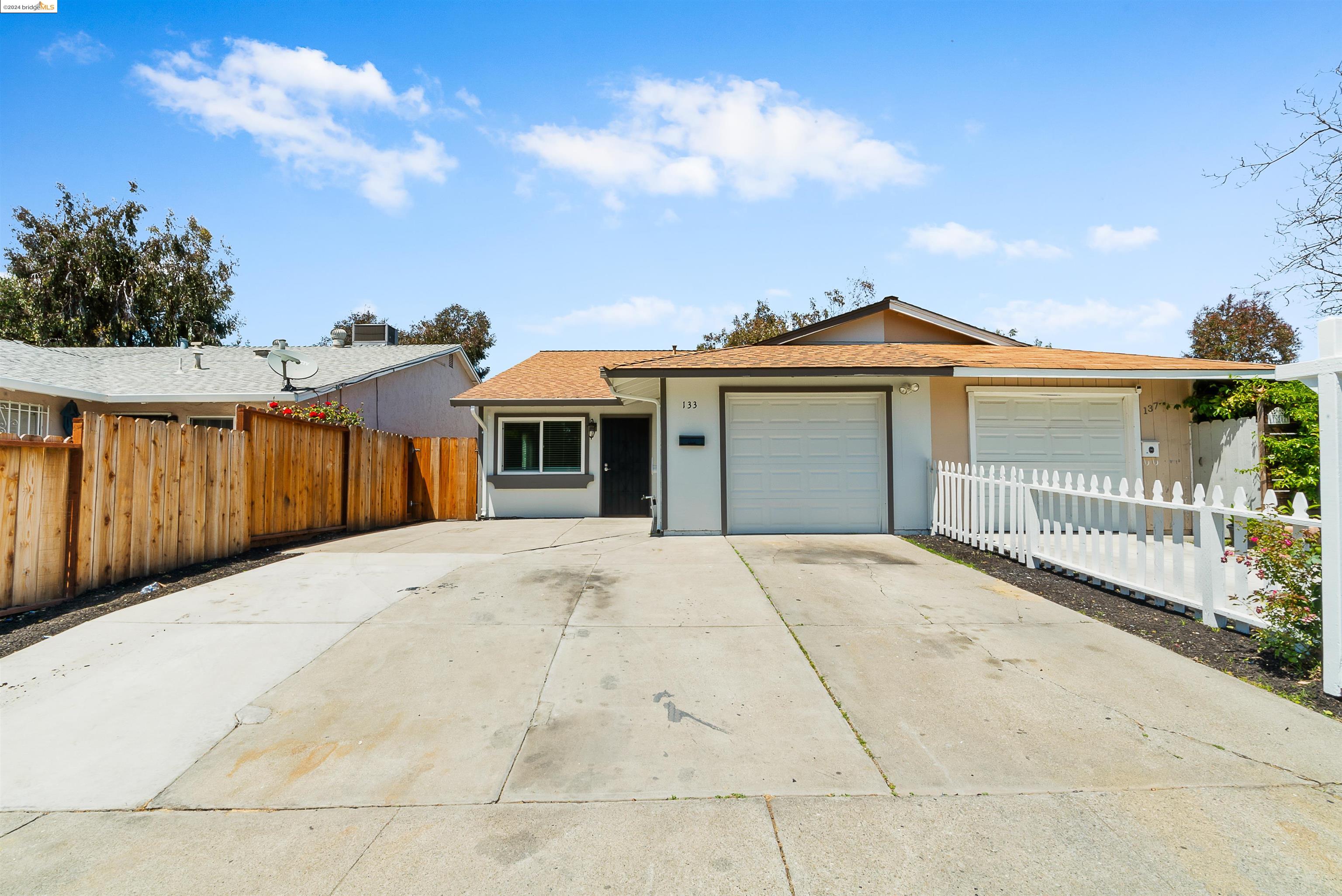 133 E Trident Dr
