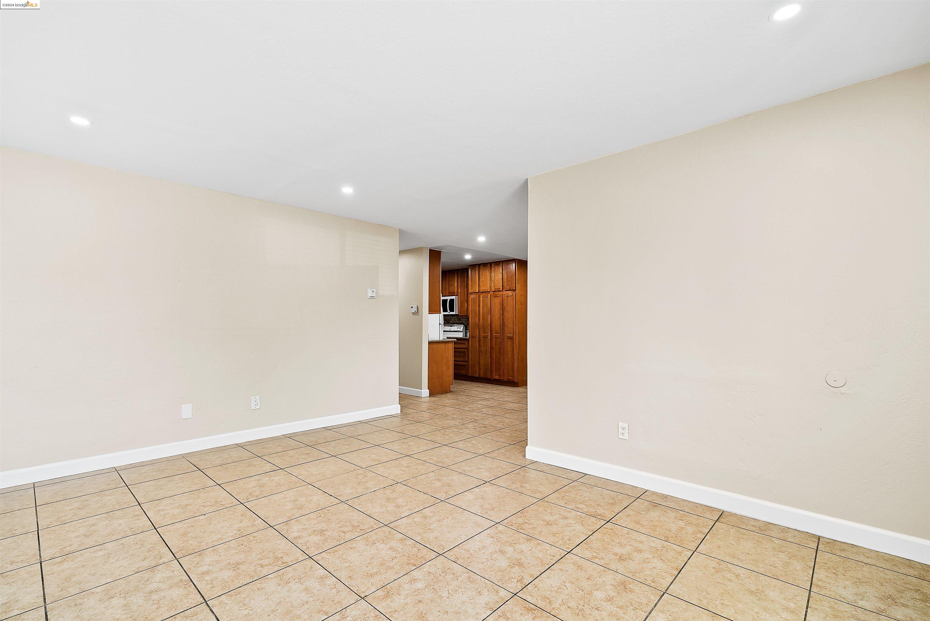 133 E Trident Dr