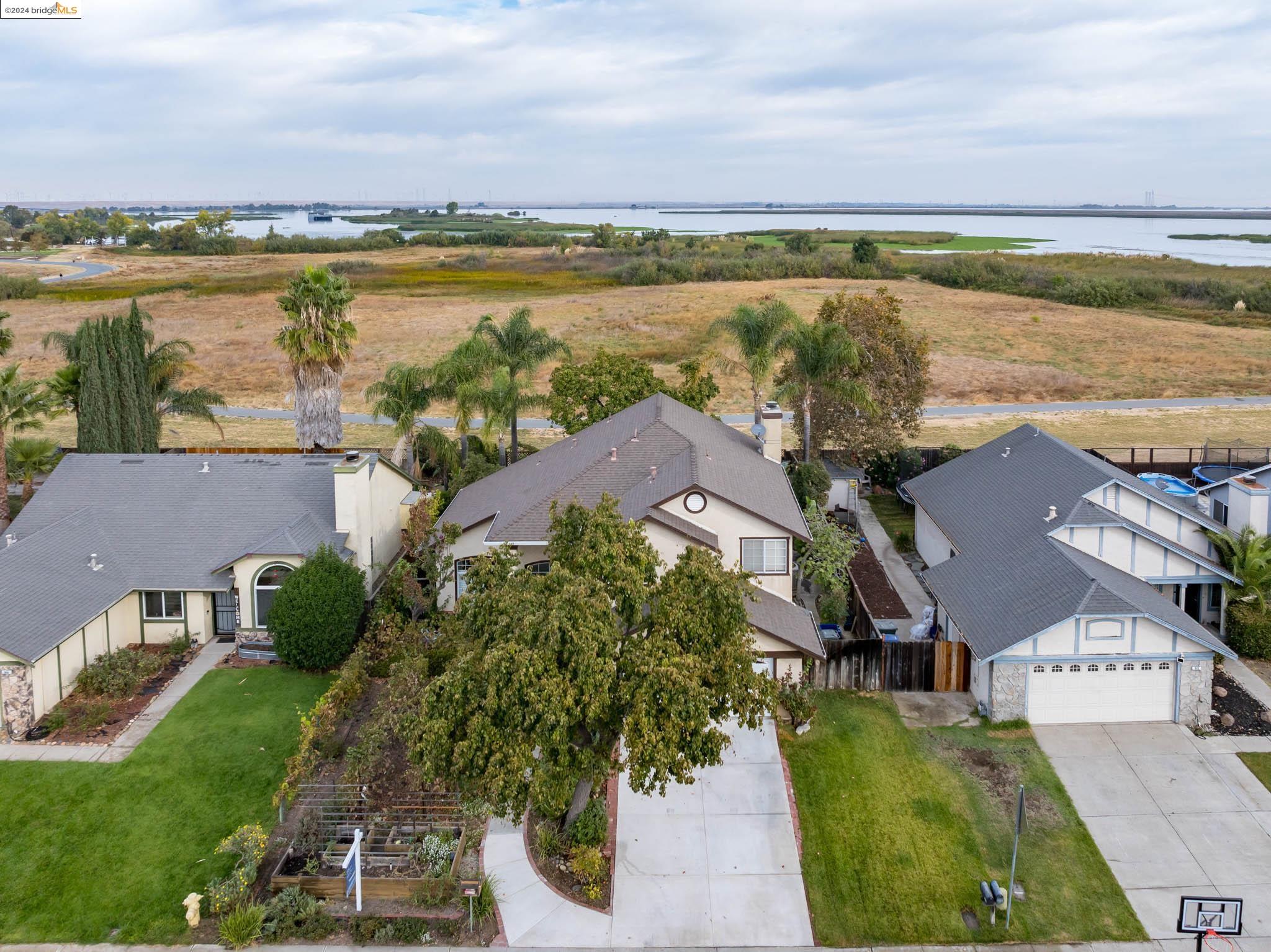 964 Stonegate Cir