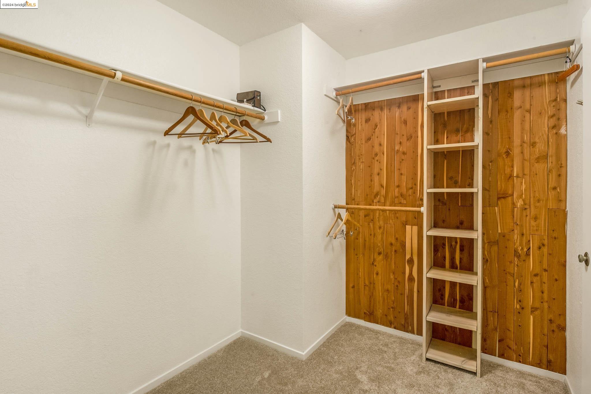 964 Stonegate Cir