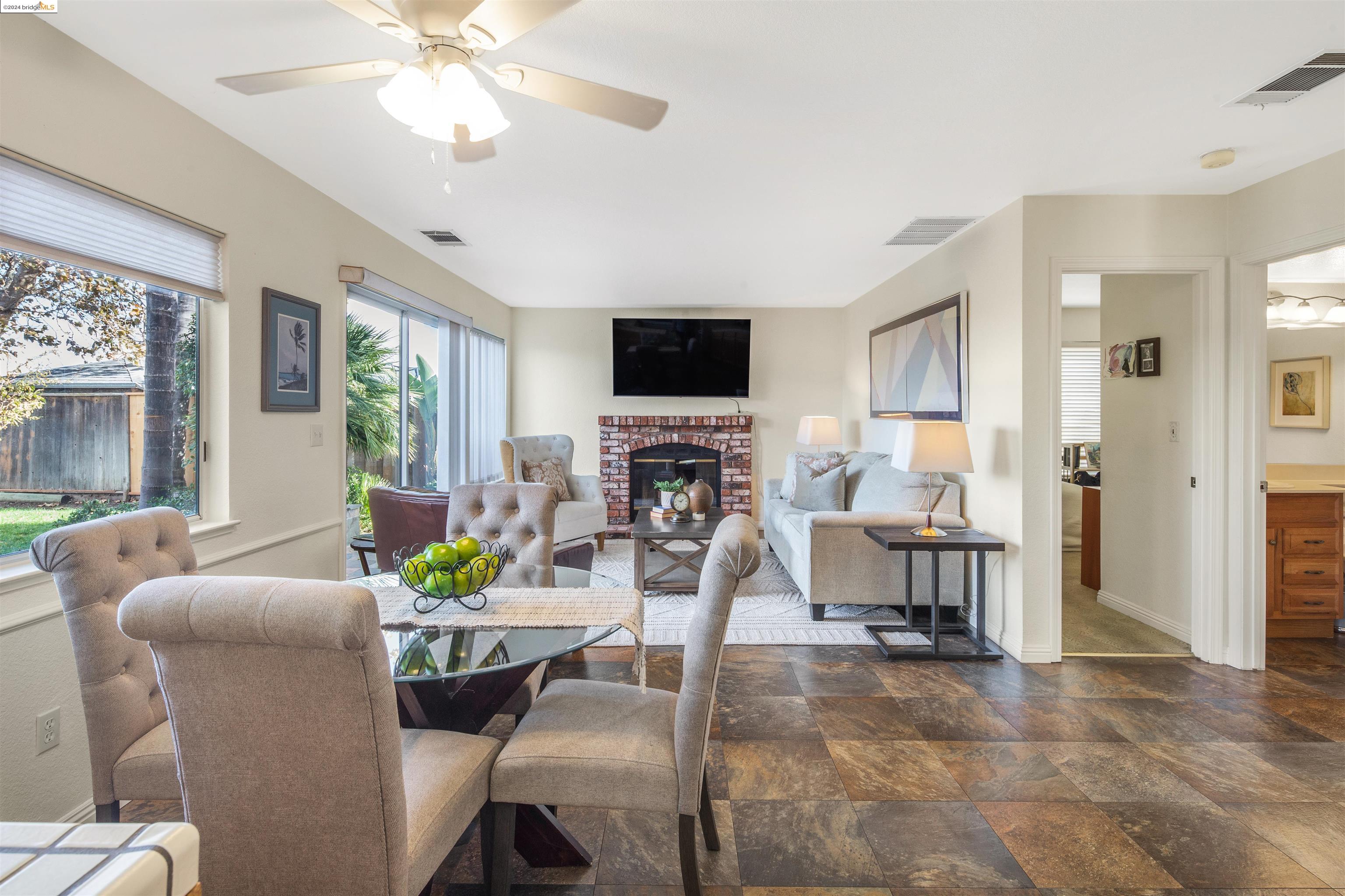 964 Stonegate Cir