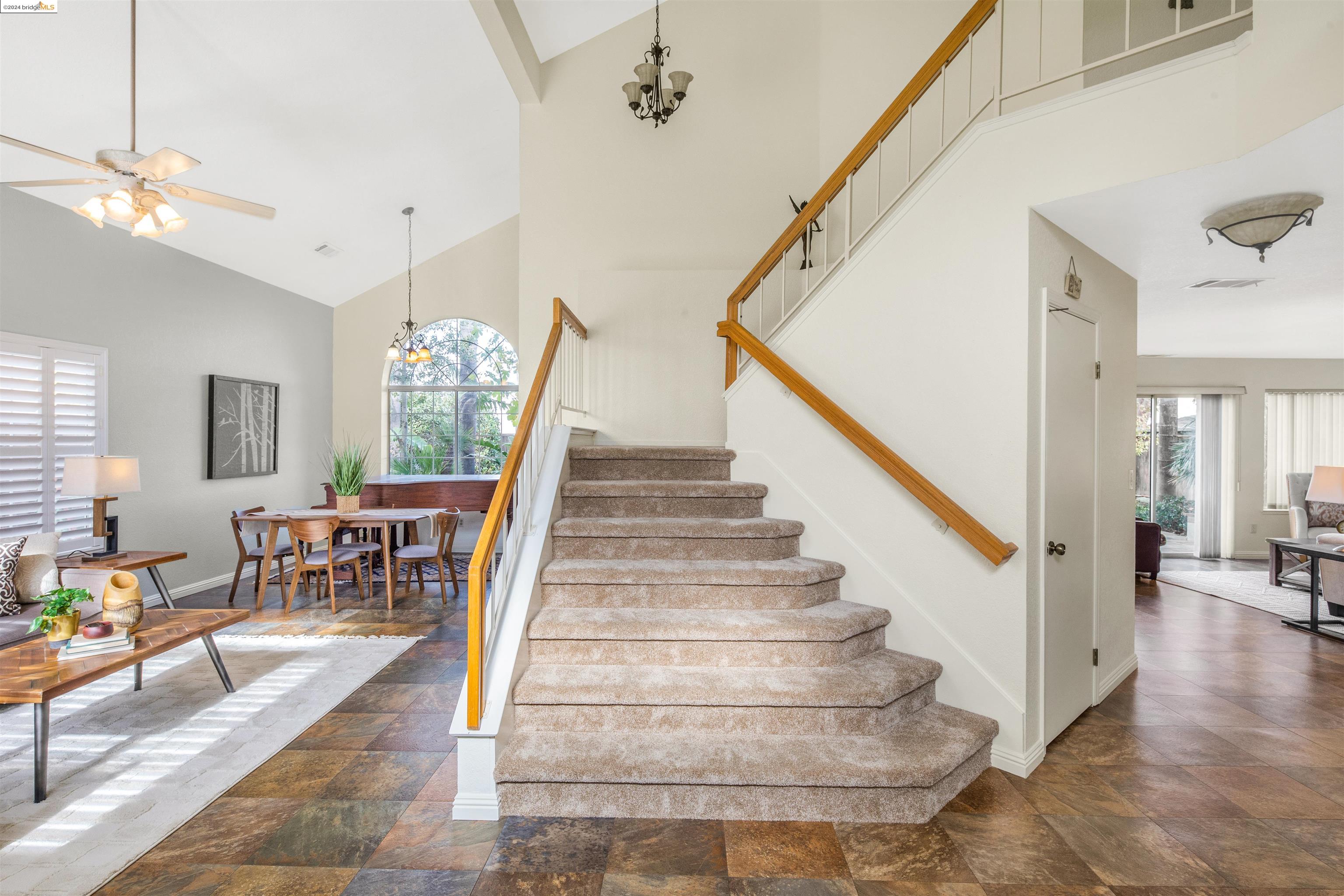 964 Stonegate Cir