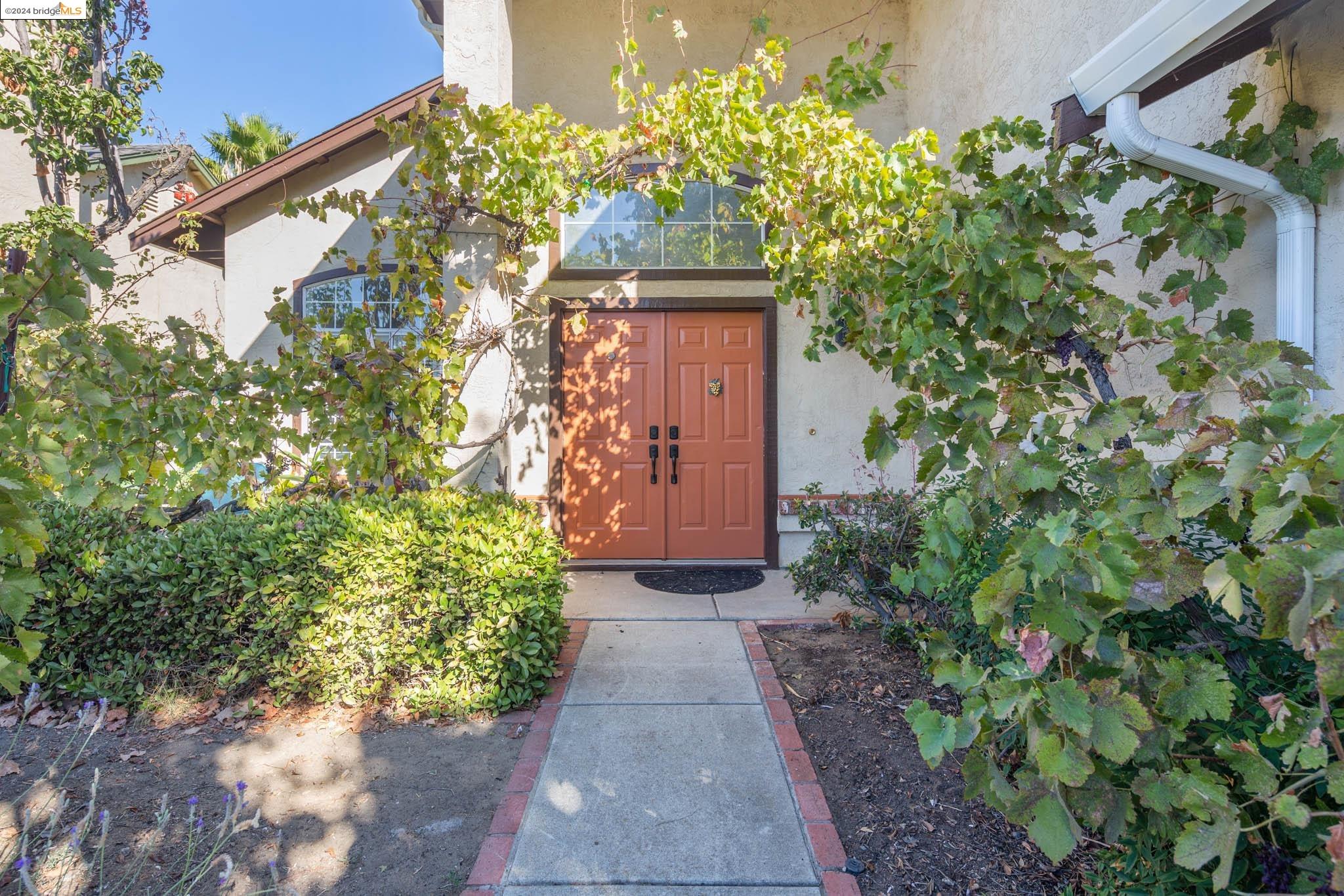 964 Stonegate Cir