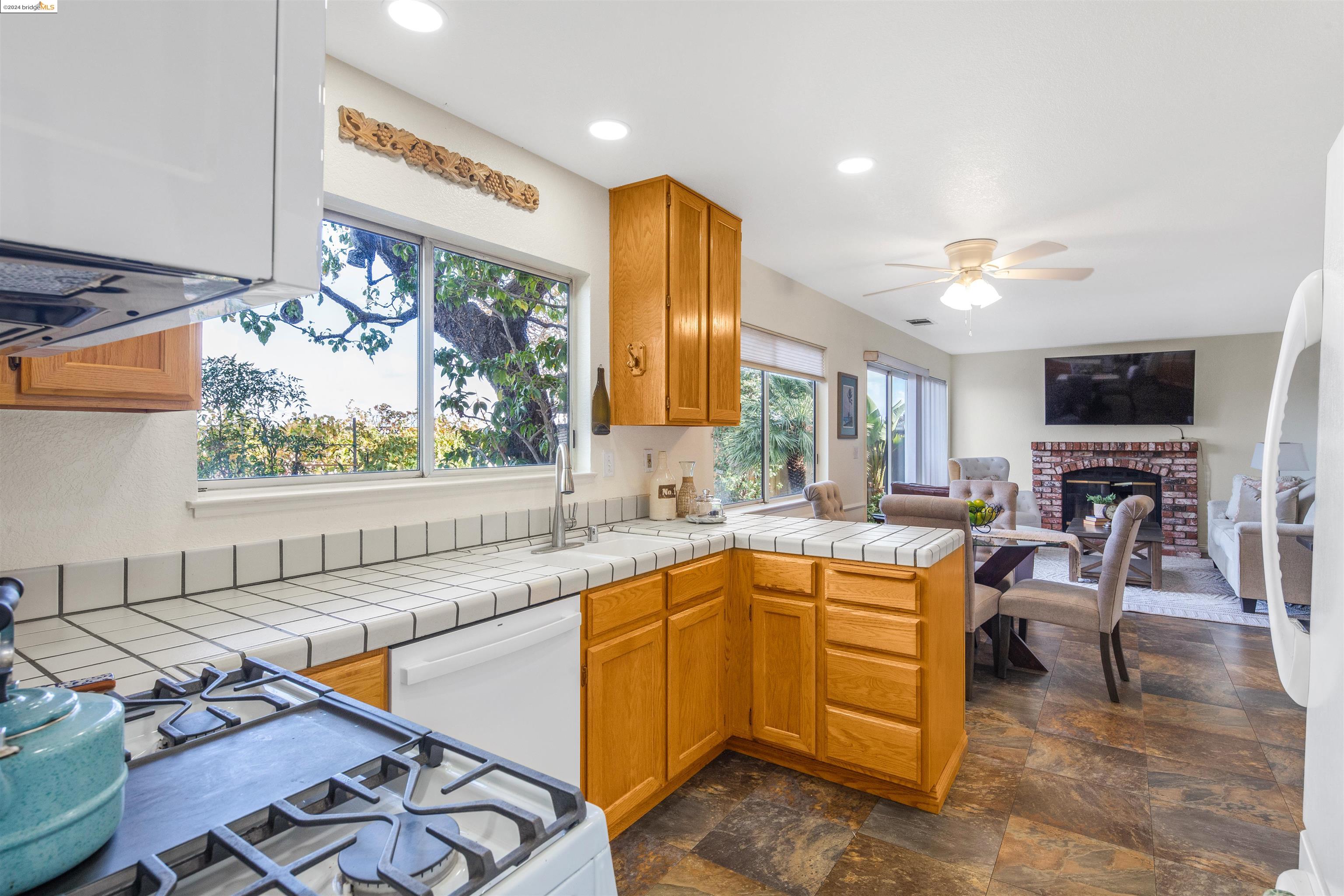 964 Stonegate Cir