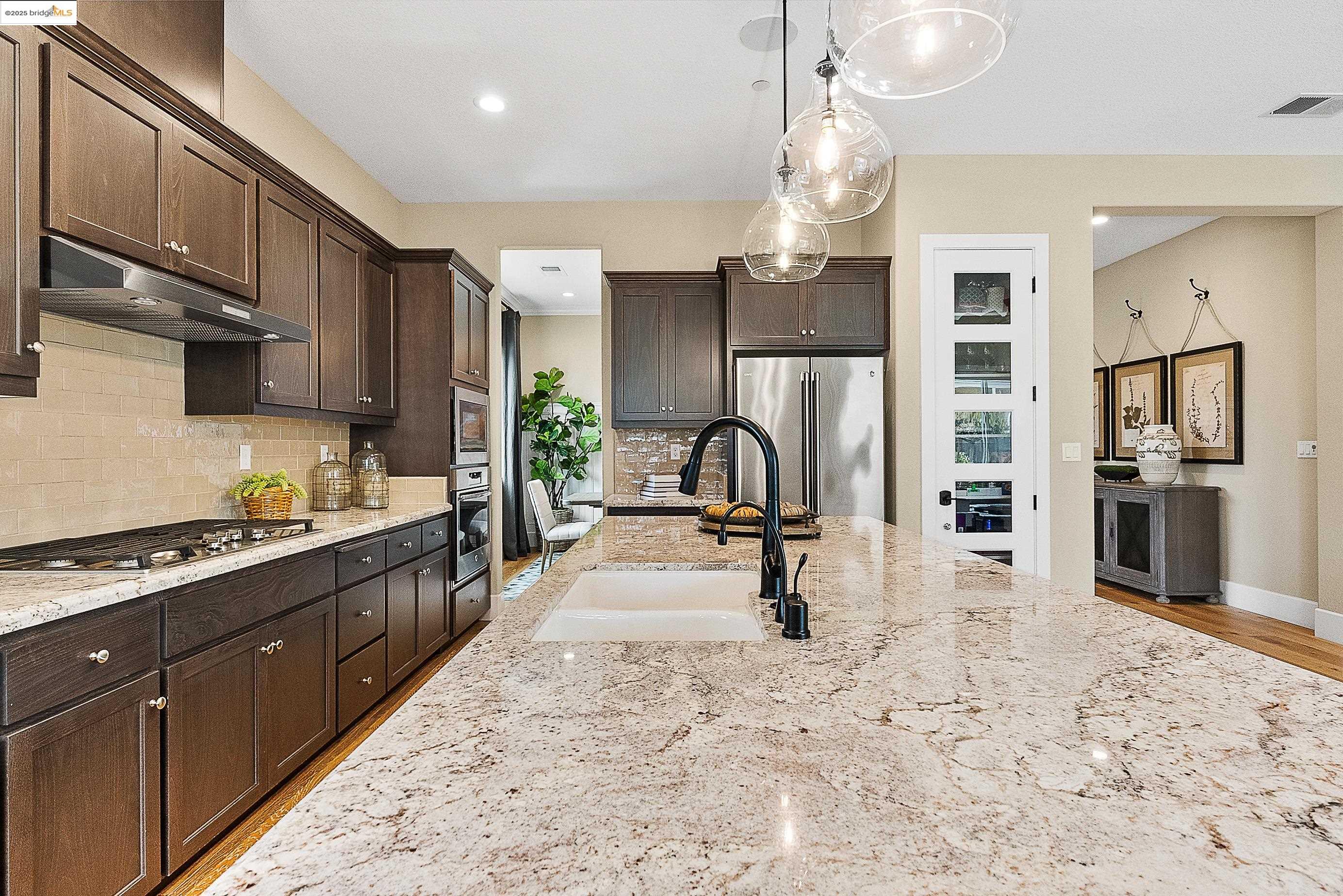 347 Hansford Way