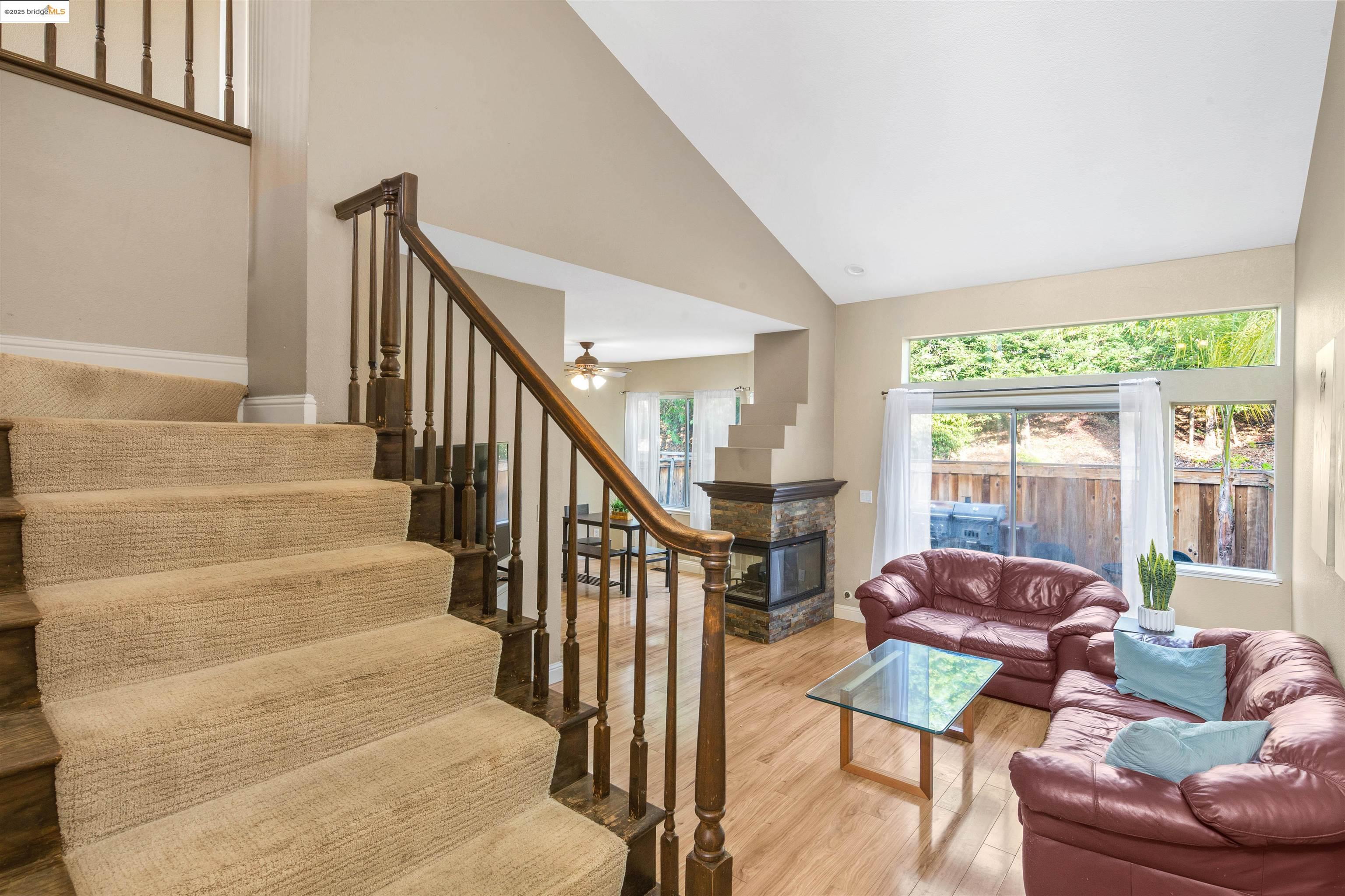 1387 Shell Ln