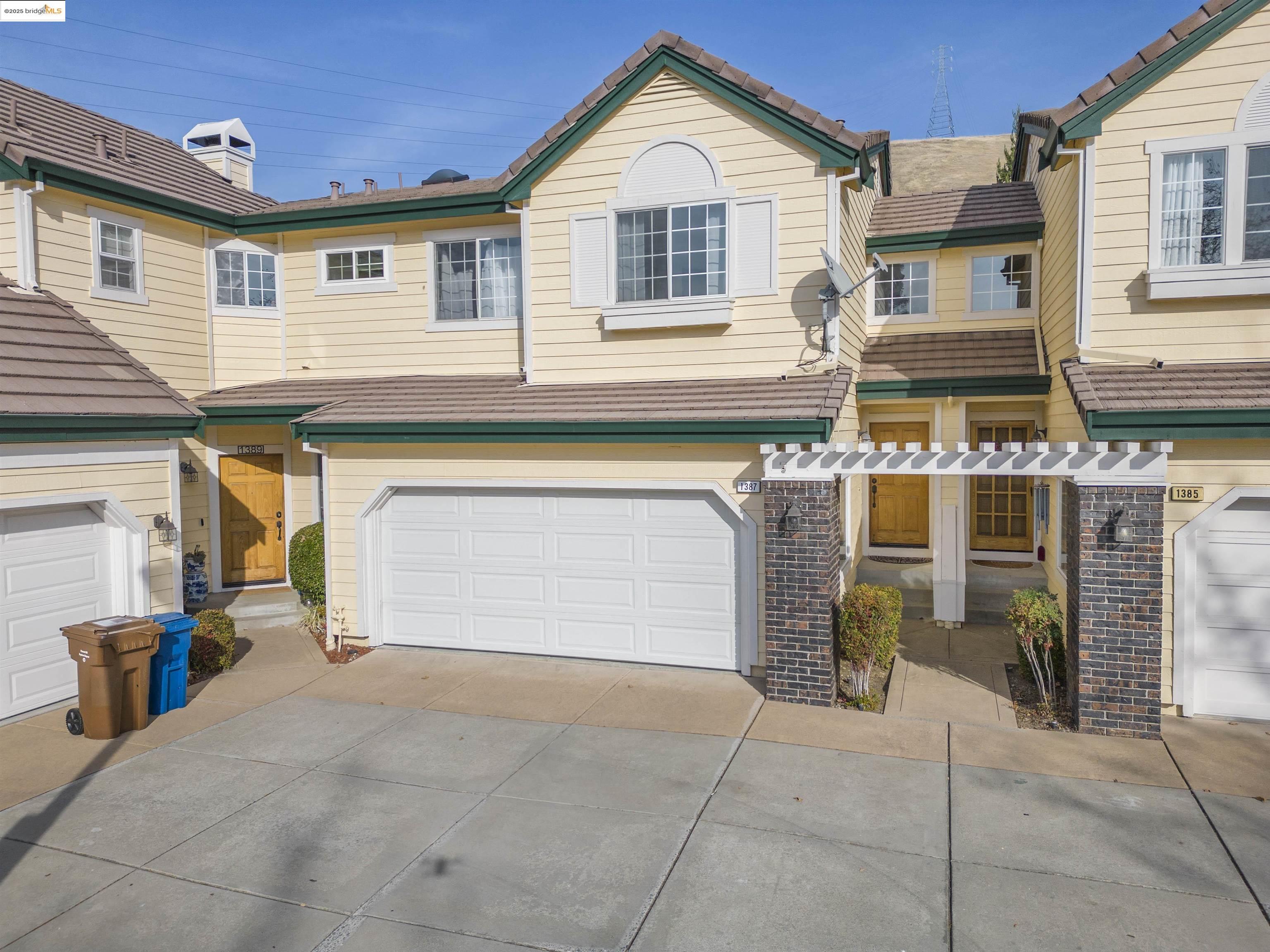 1387 Shell Ln