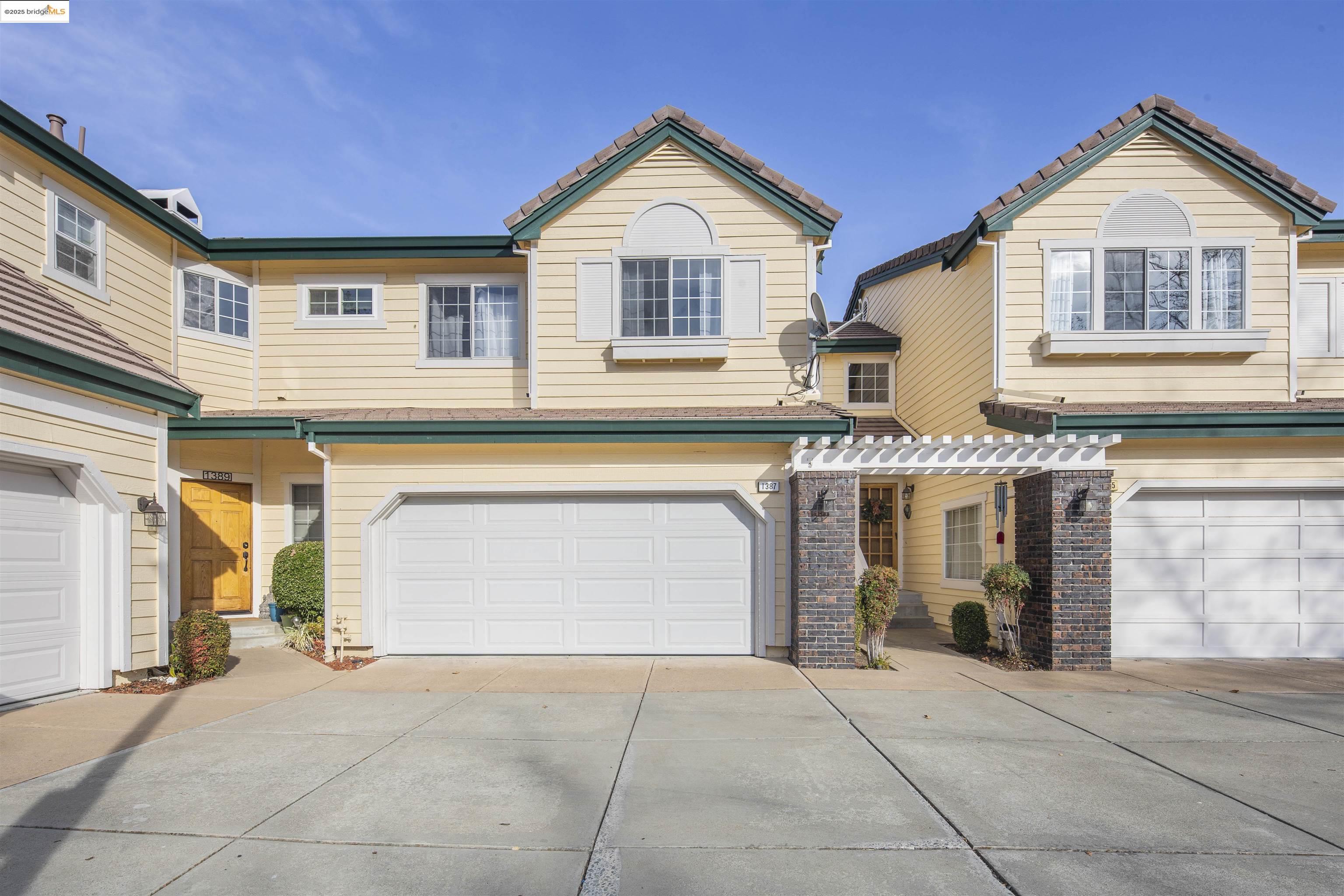 1387 Shell Ln