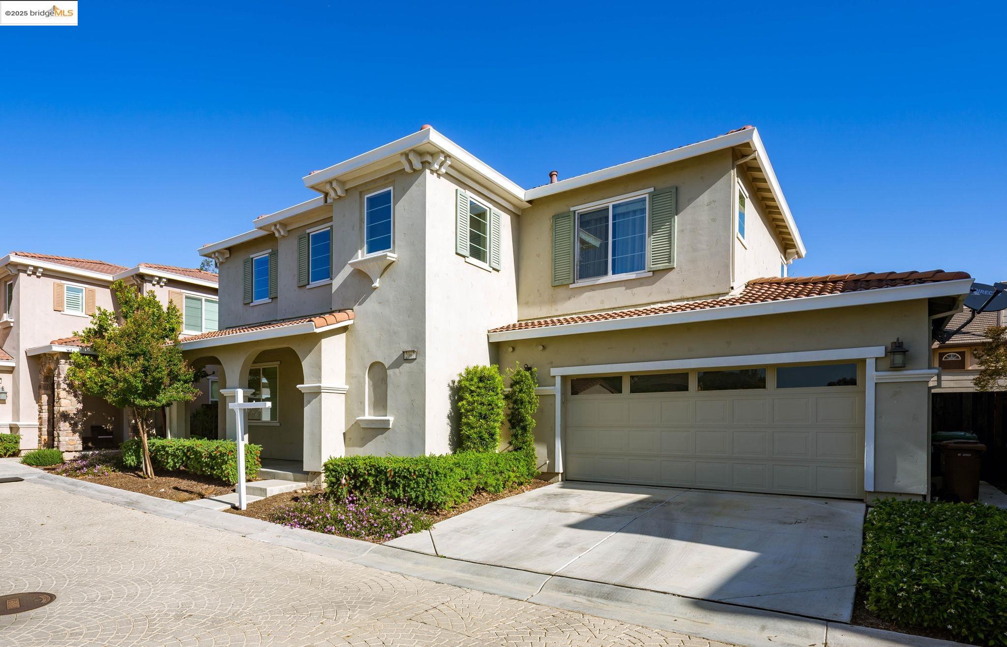 2067 Salice Way