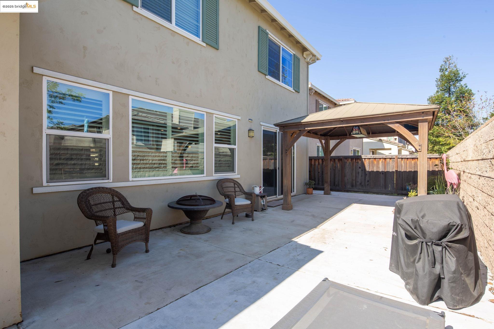 2067 Salice Way