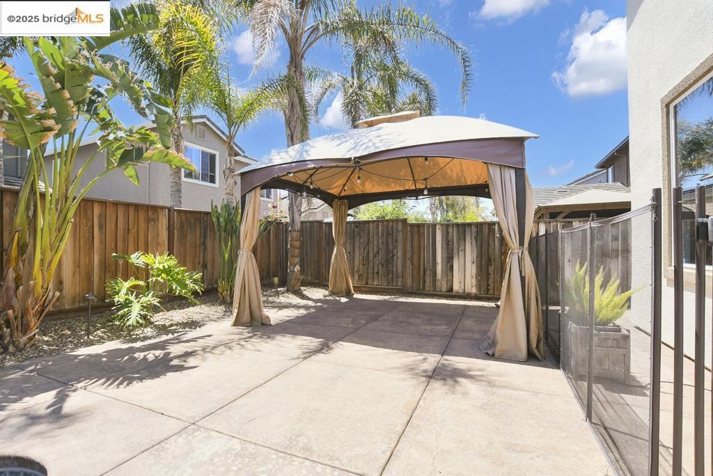 6327 Crystal Springs Cir