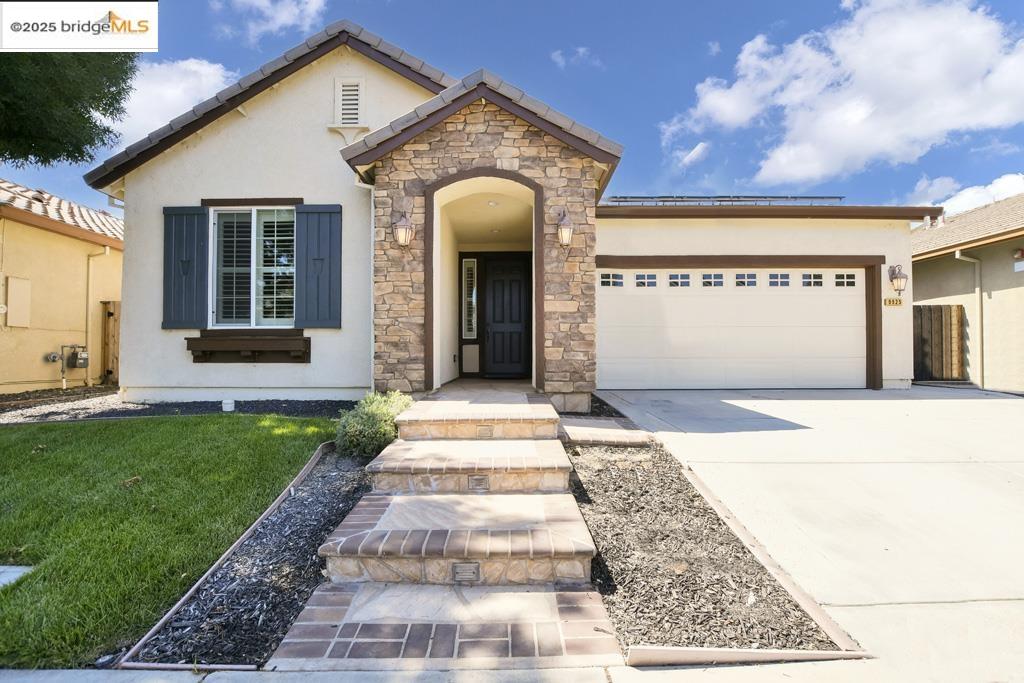 9925 Pyramid Way