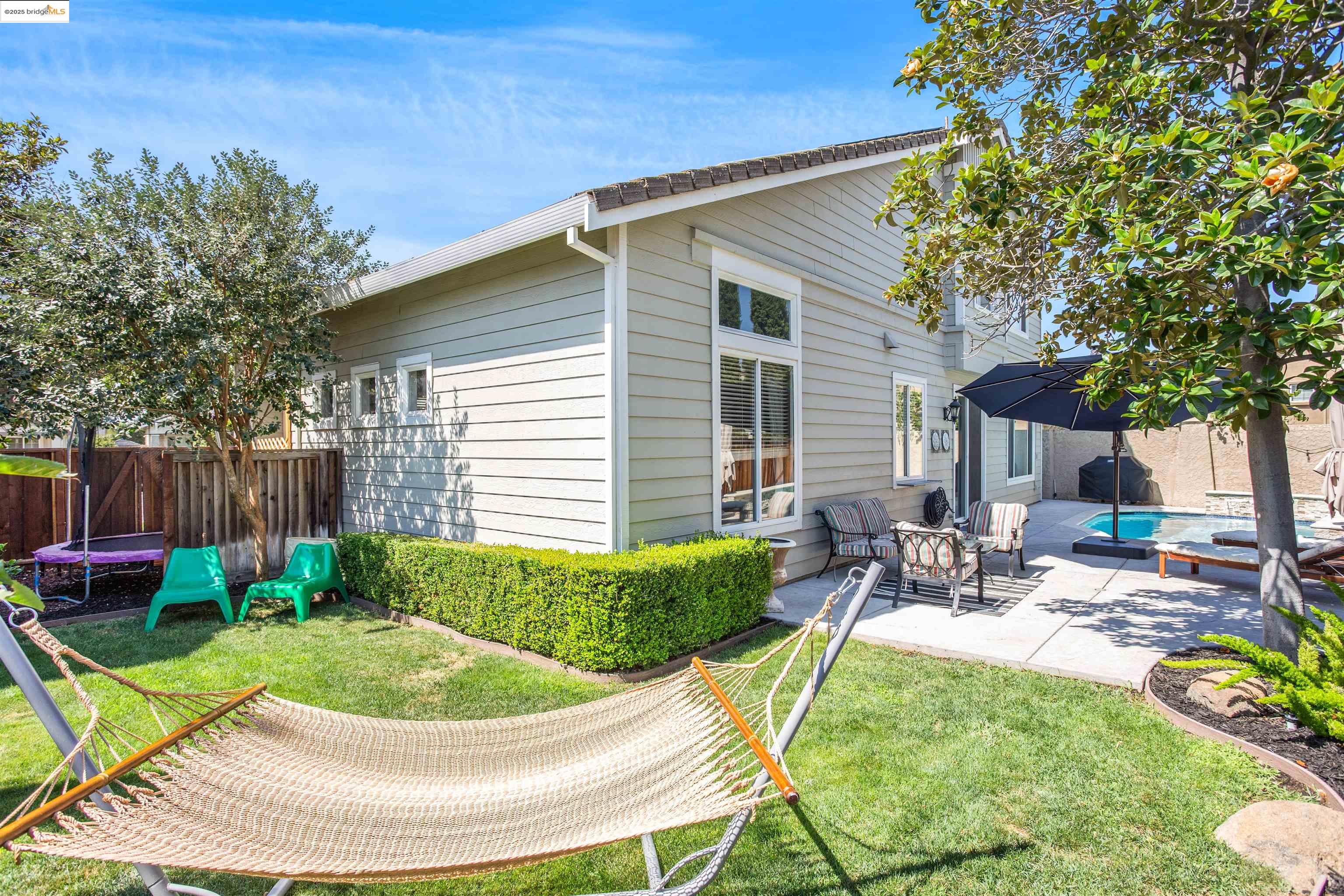 561 Orange Ct