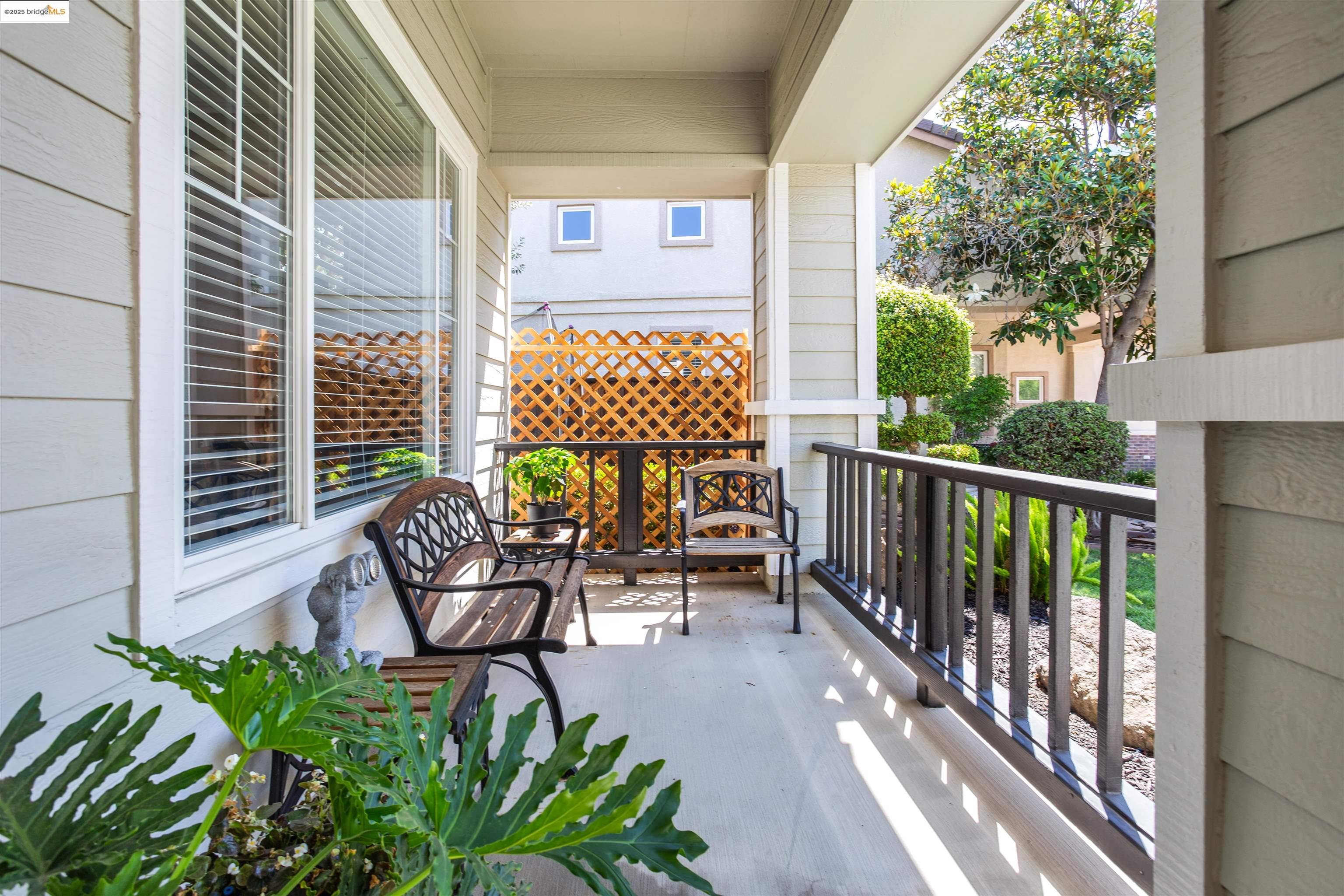 561 Orange Ct