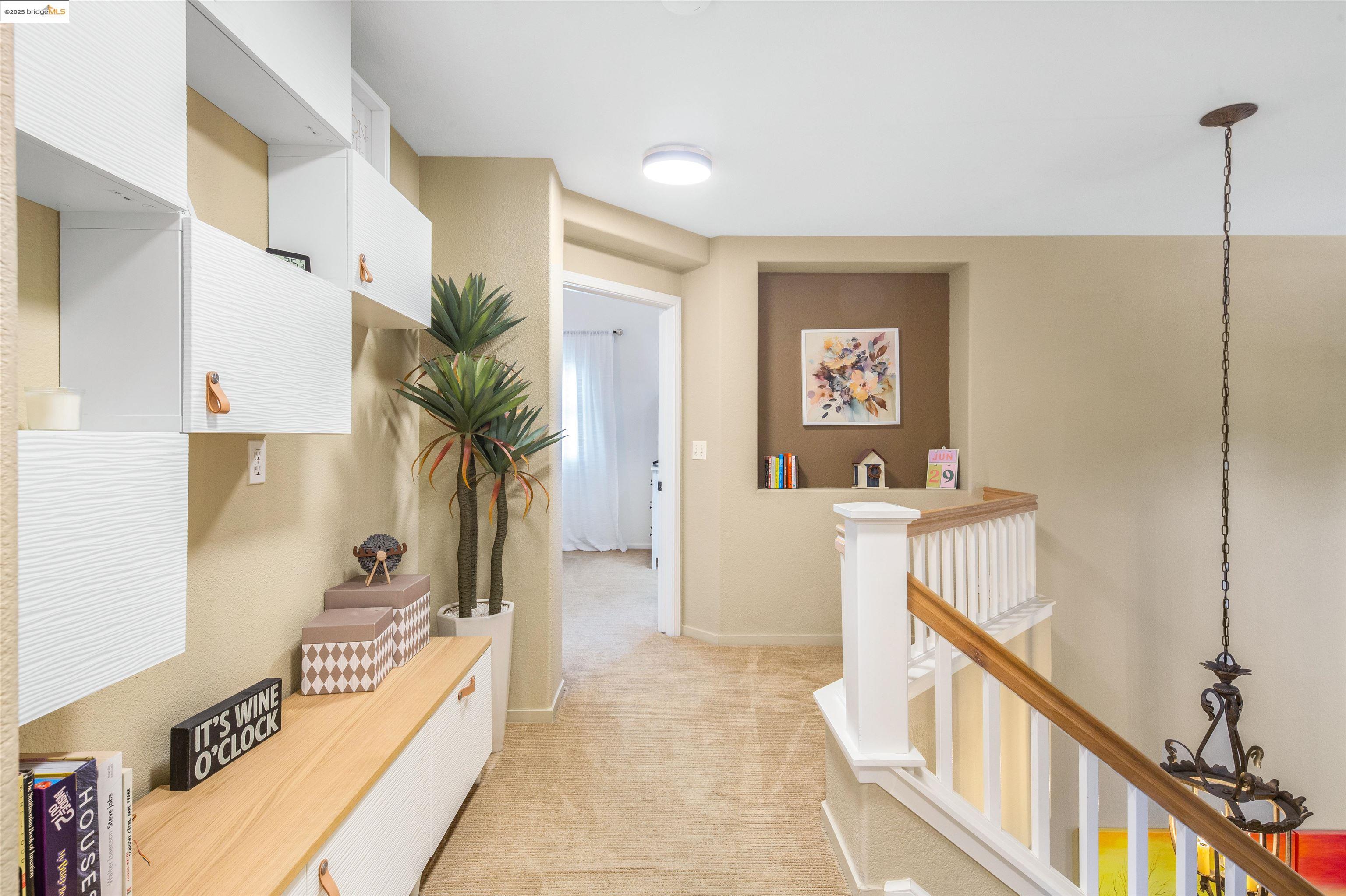 561 Orange Ct