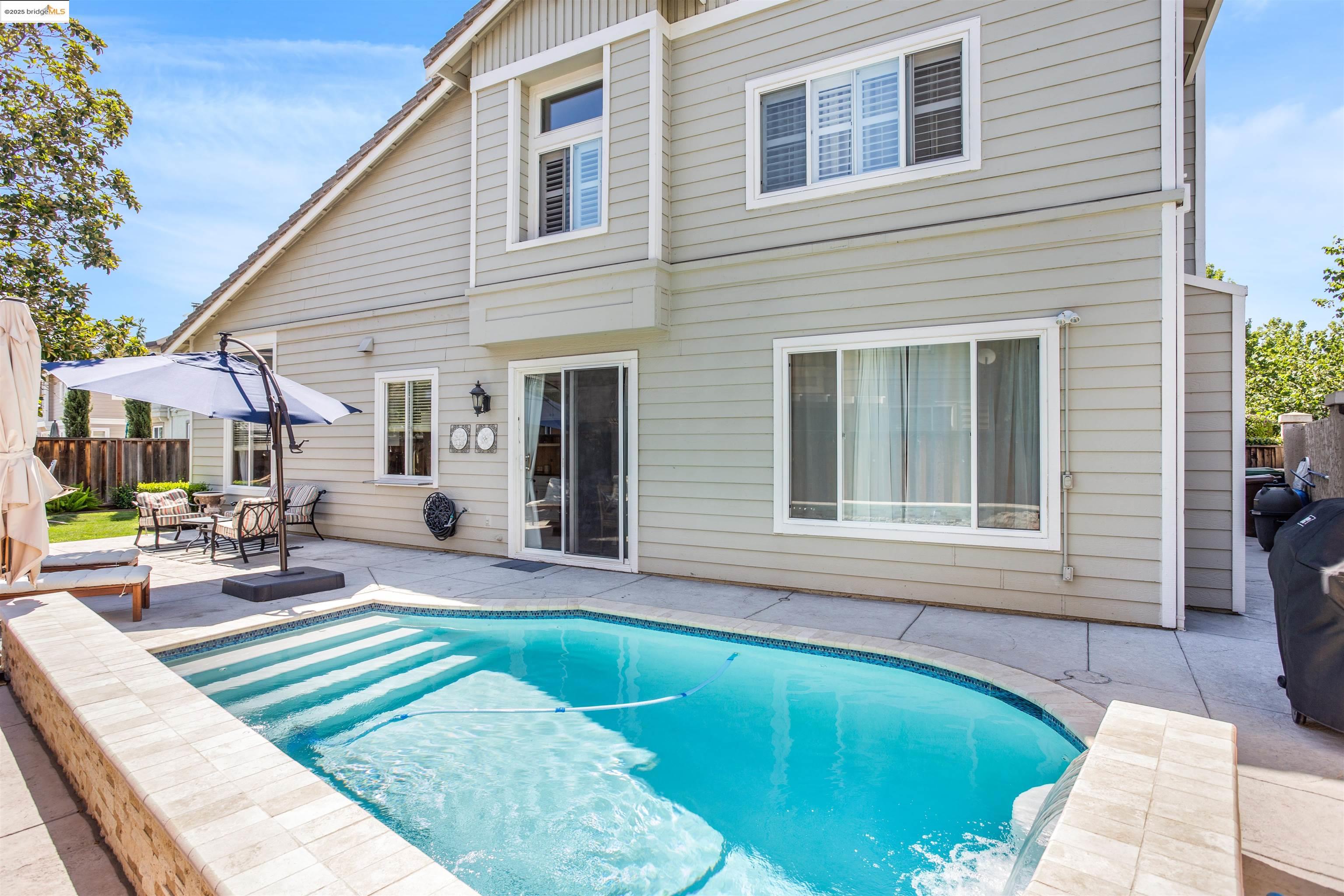 561 Orange Ct