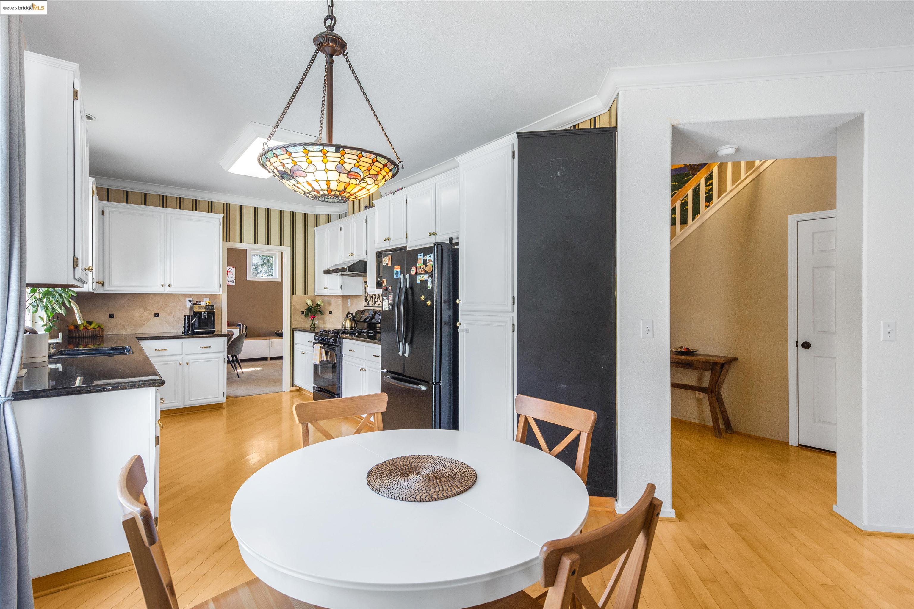561 Orange Ct
