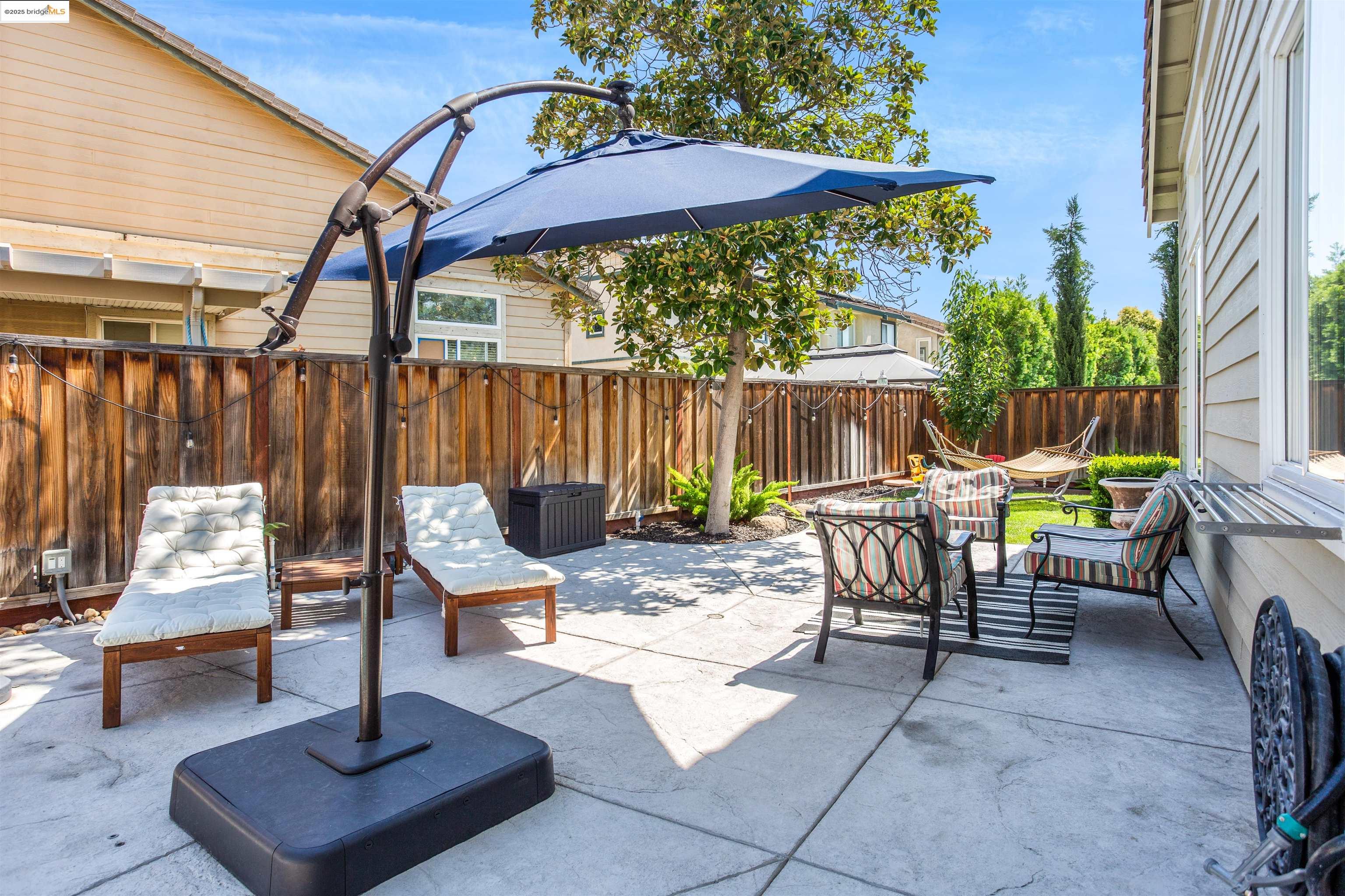 561 Orange Ct