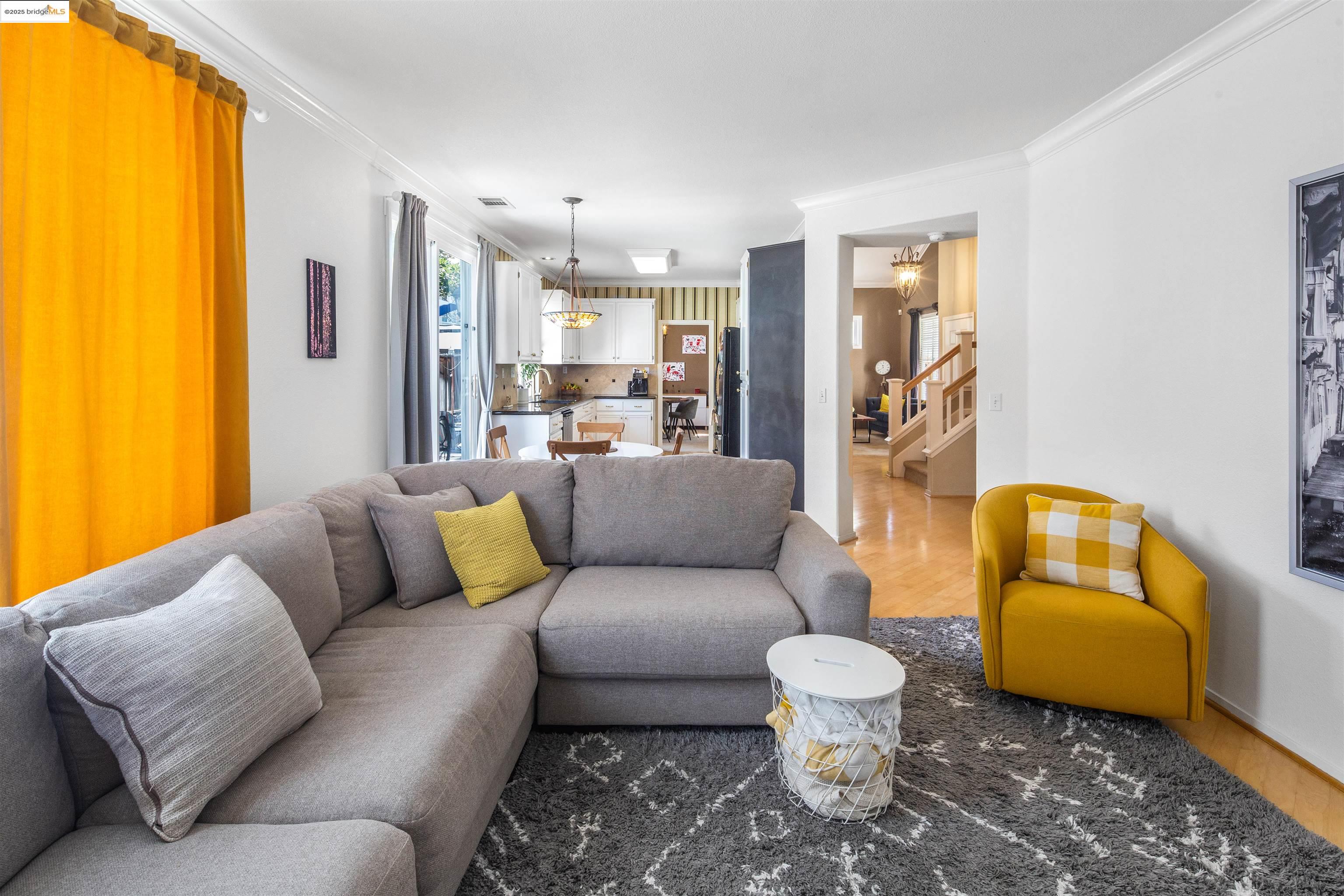 561 Orange Ct