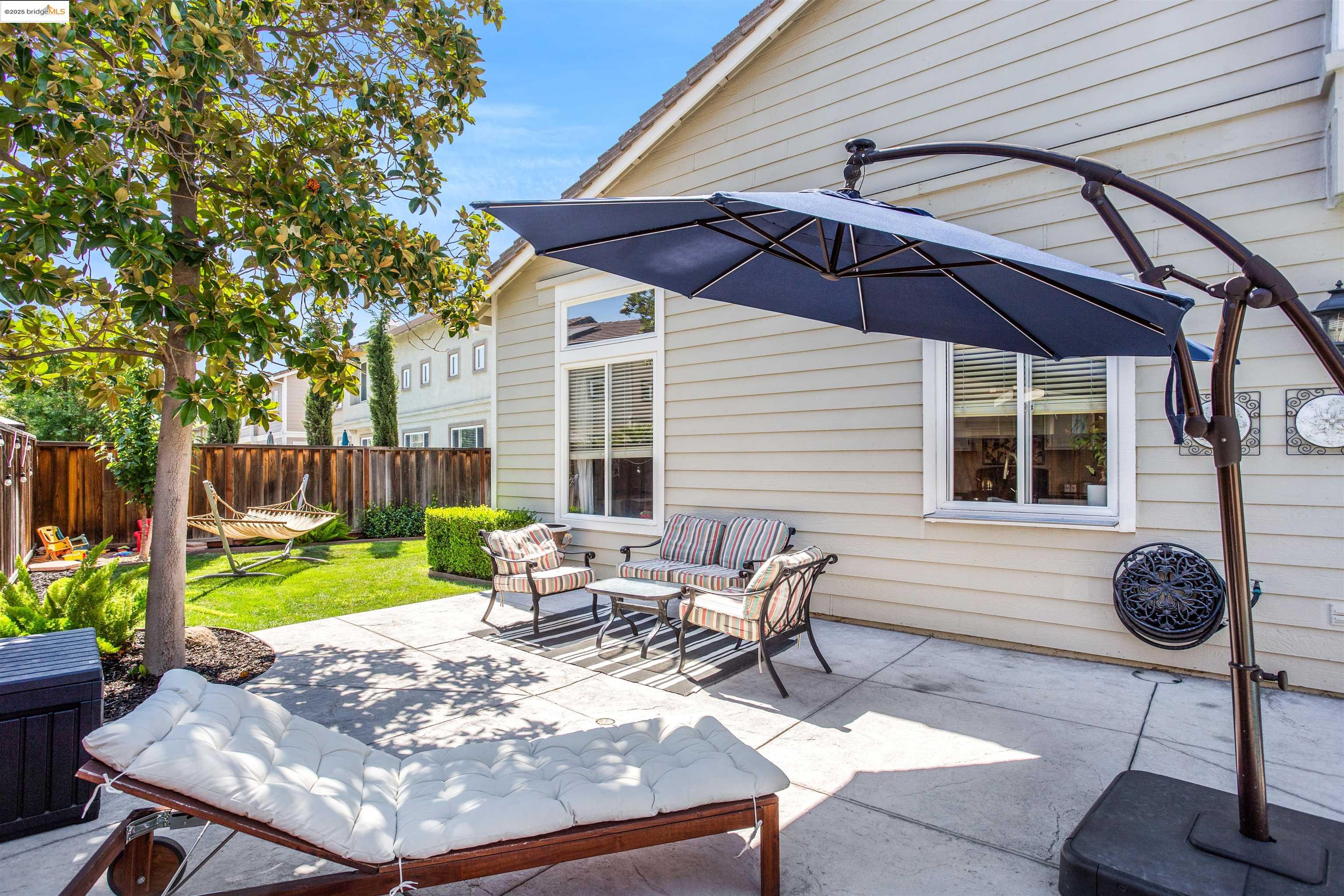 561 Orange Ct
