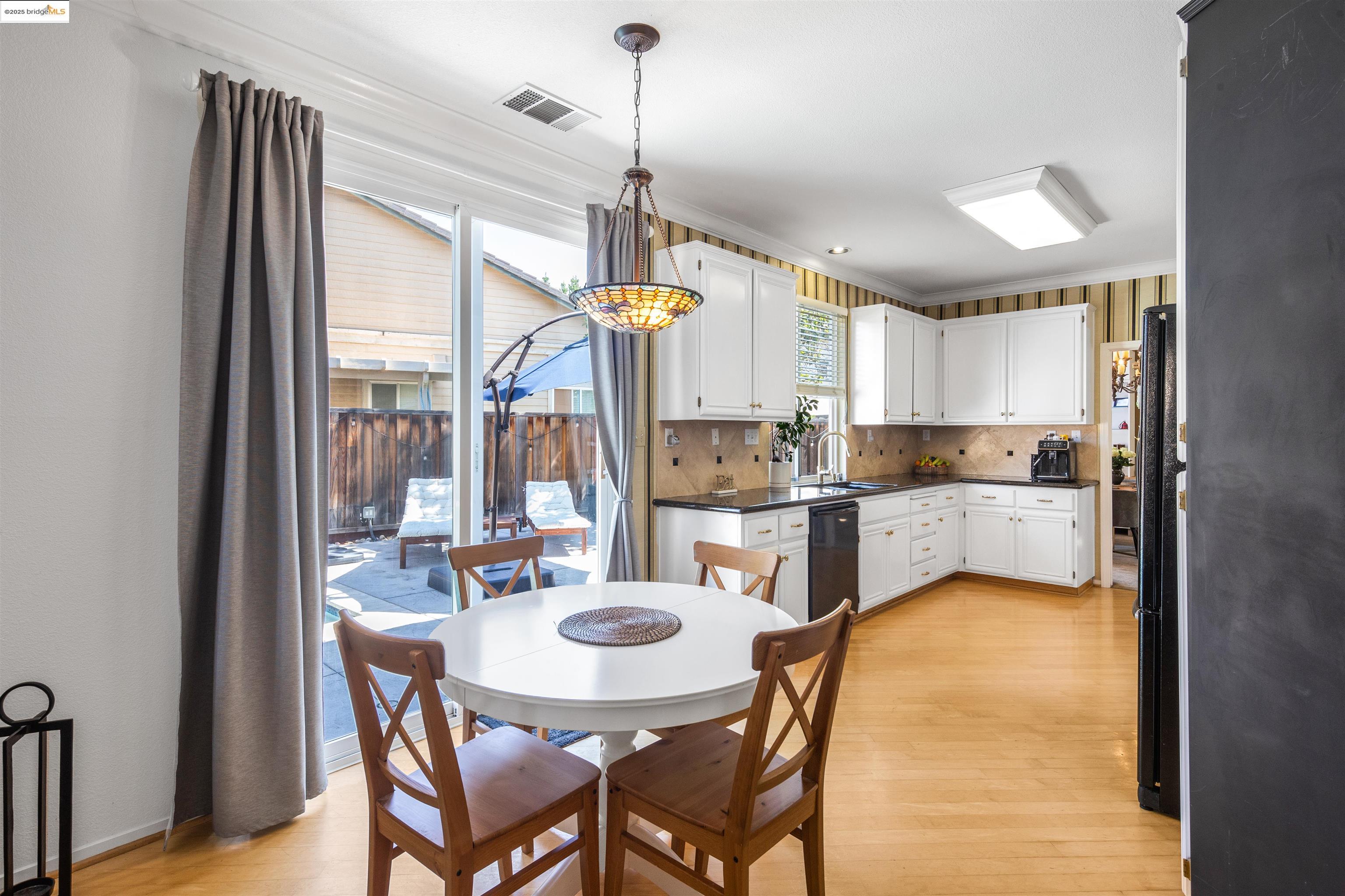 561 Orange Ct