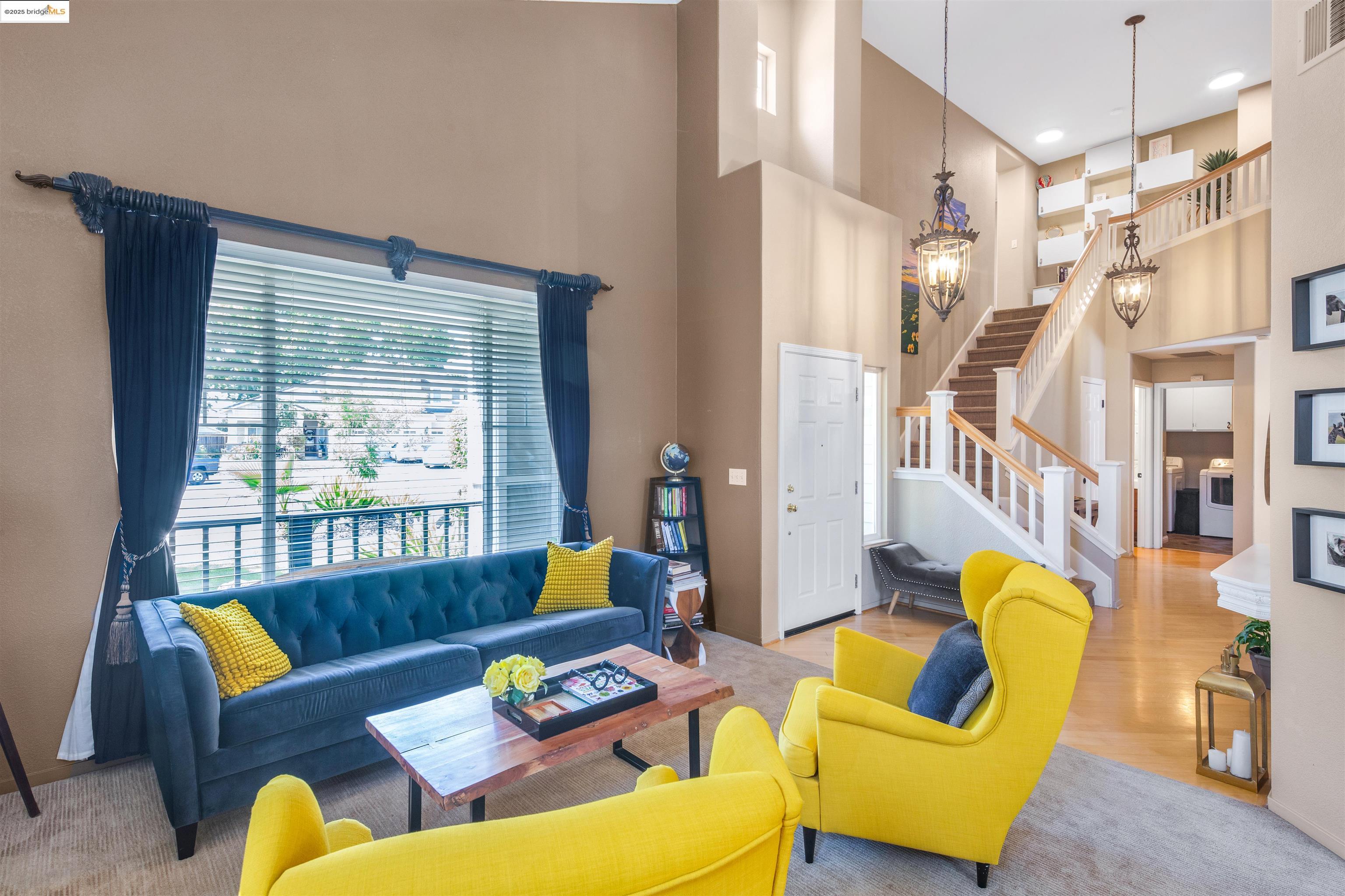561 Orange Ct