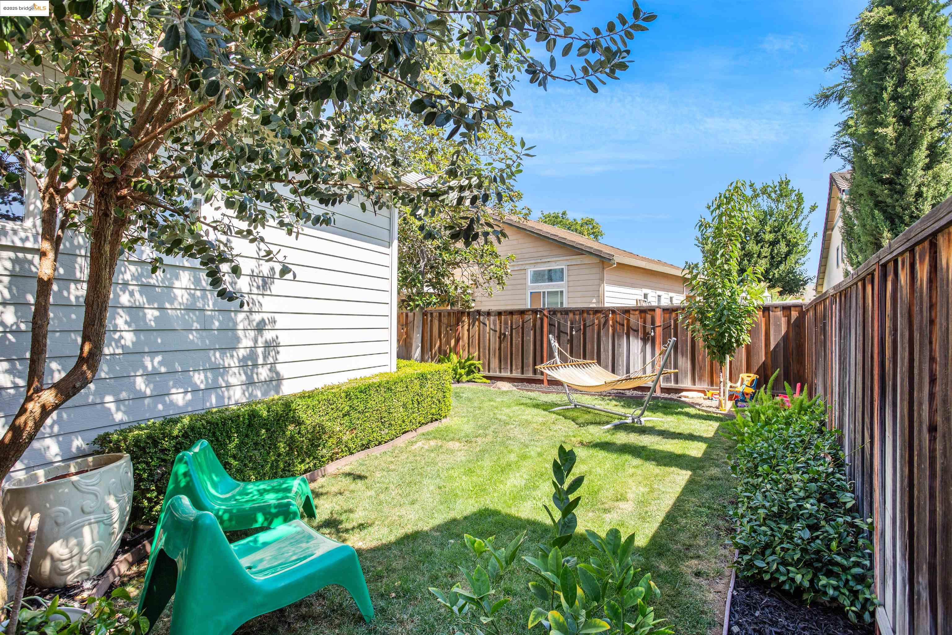 561 Orange Ct