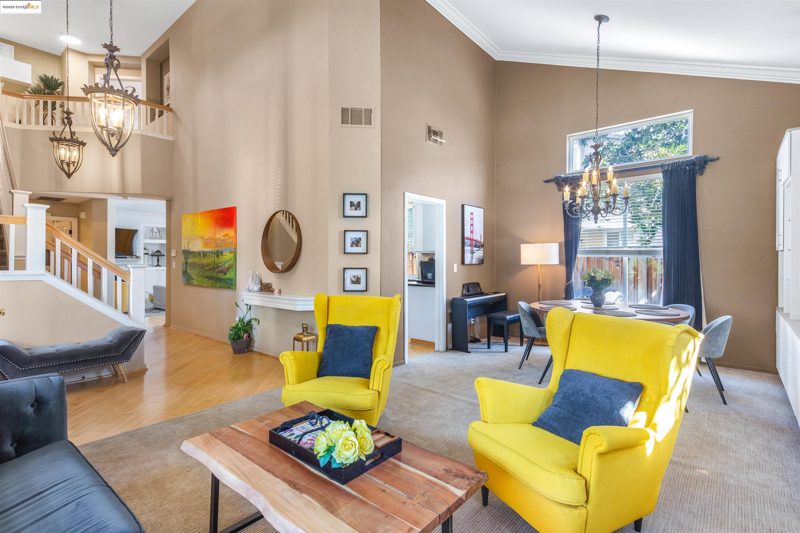 561 Orange Ct