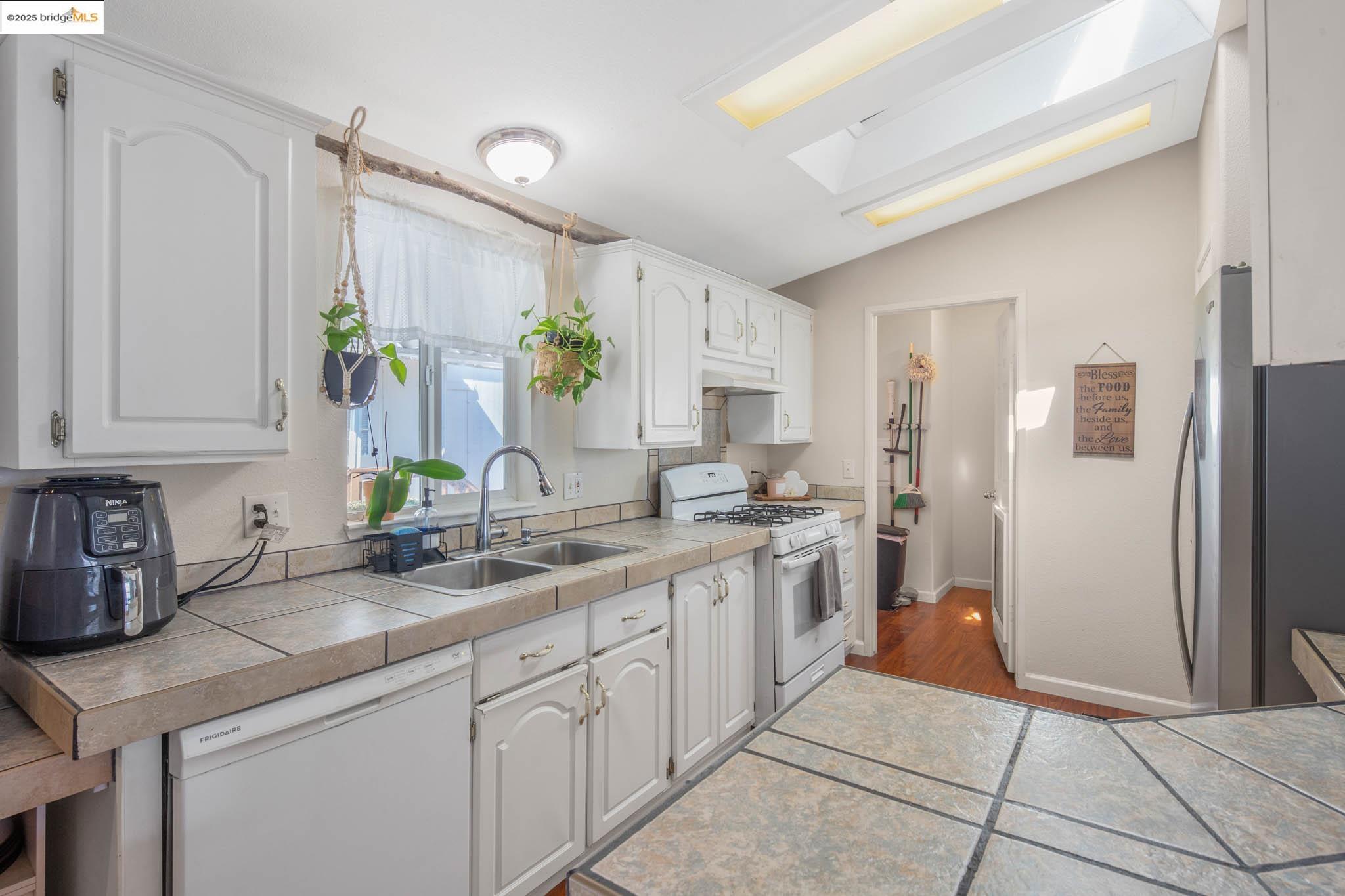 16711 Marsh Creek Rd # 158